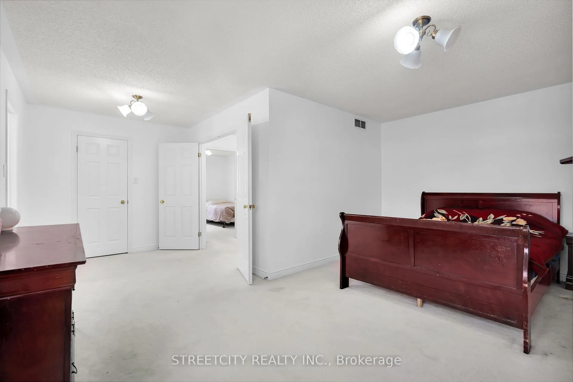 Photo 24 of 713 Guildwood Boulevard, London, North M — HOMEH