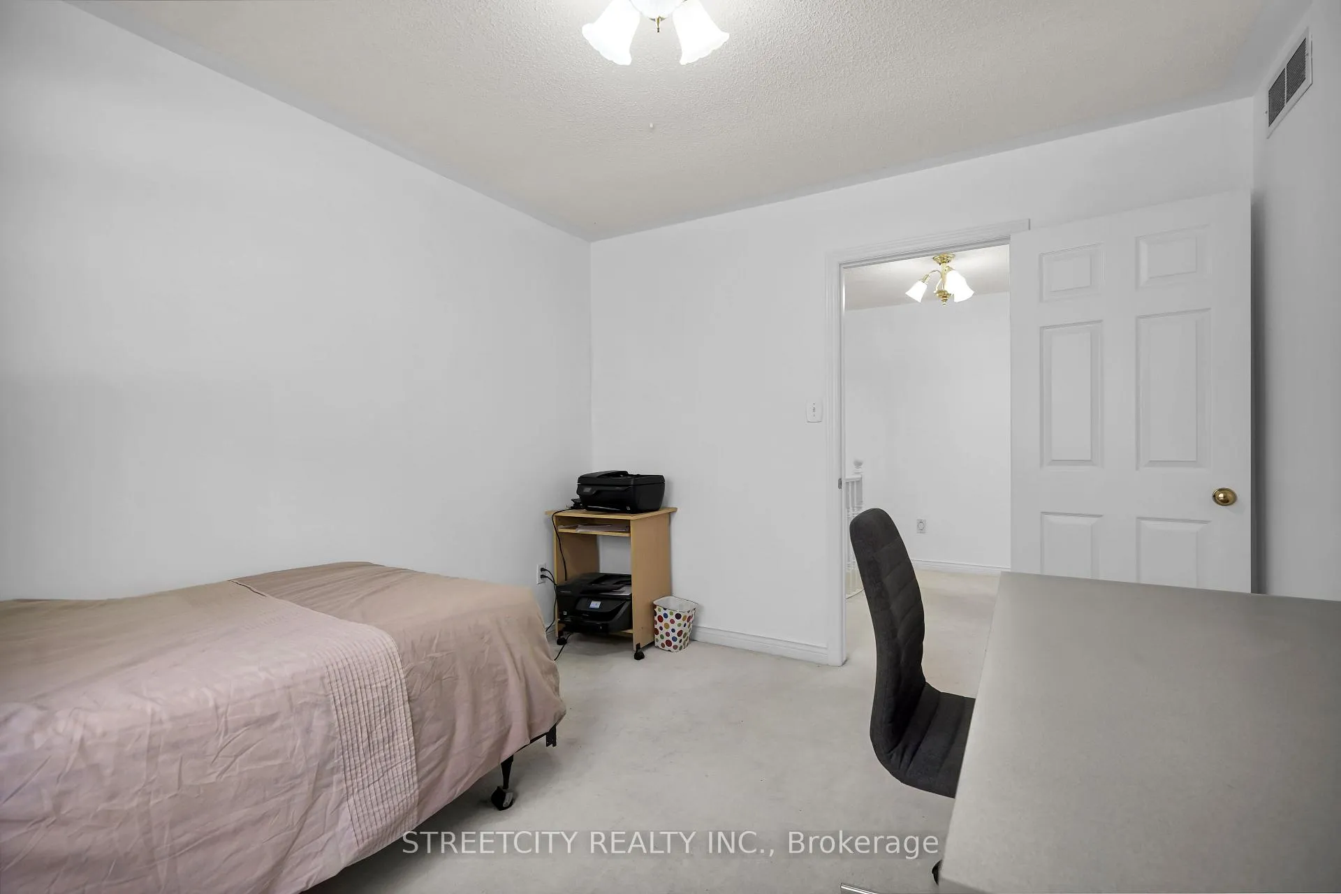 Photo 31 of 713 Guildwood Boulevard, London, North M — HOMEH