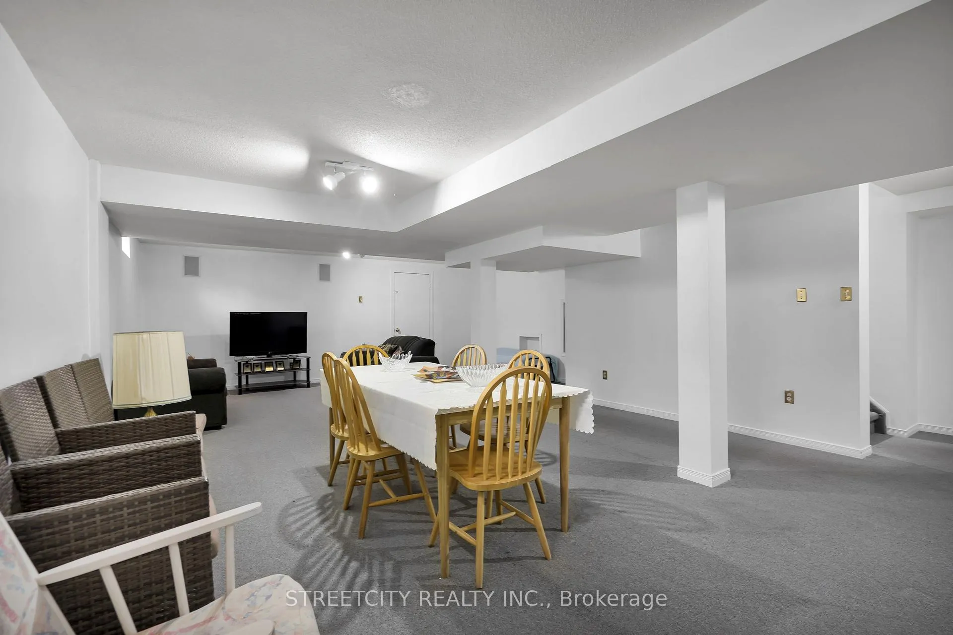 Photo 36 of 713 Guildwood Boulevard, London, North M — HOMEH