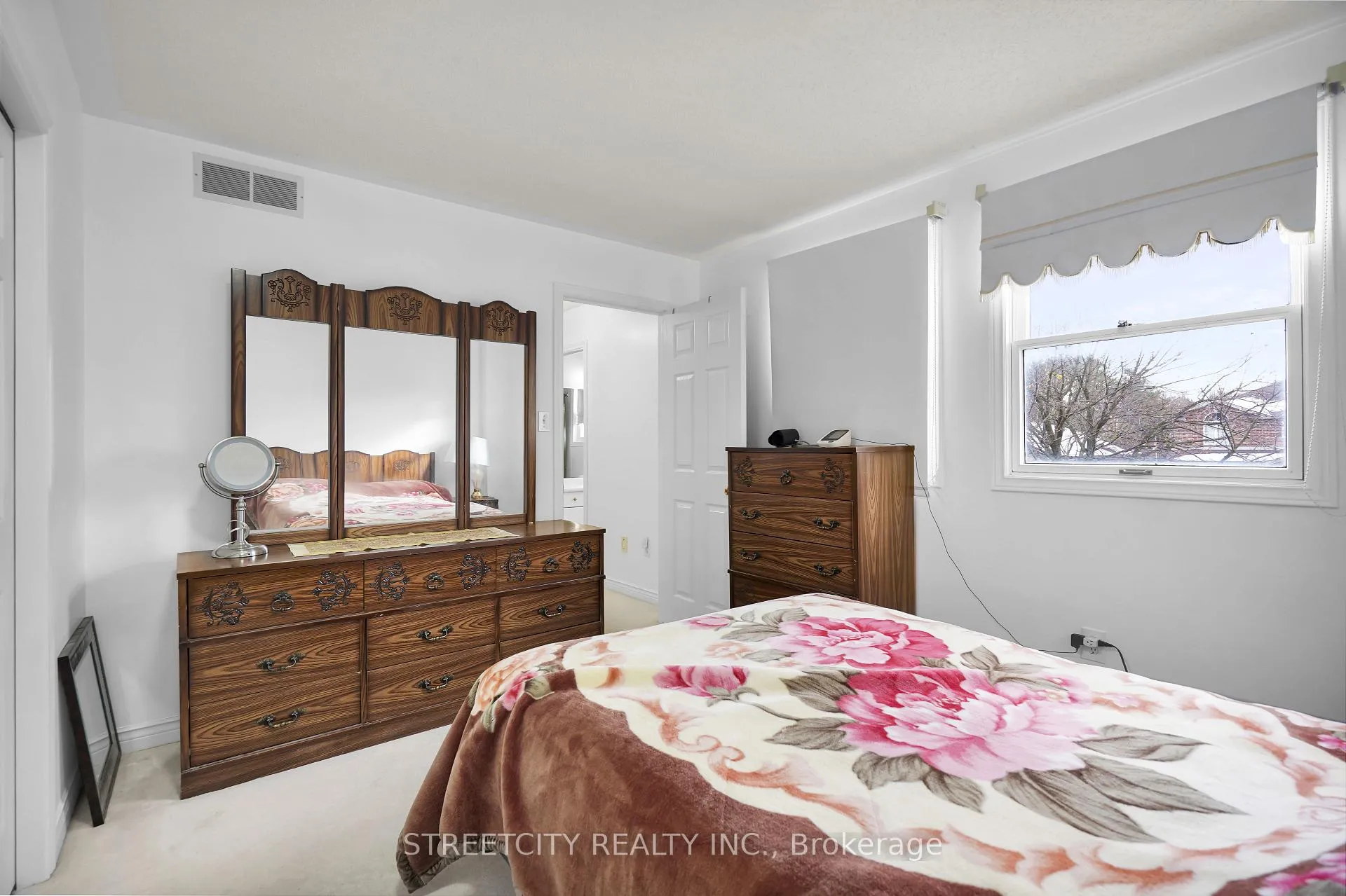 Photo 42 of 713 Guildwood Boulevard, London, North M — HOMEH