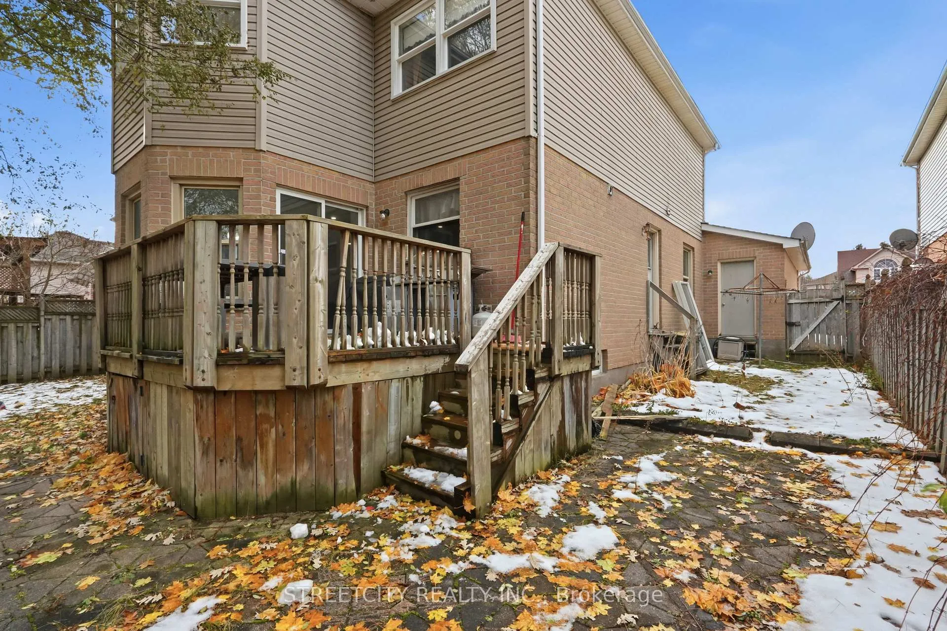 Photo 43 of 713 Guildwood Boulevard, London, North M — HOMEH