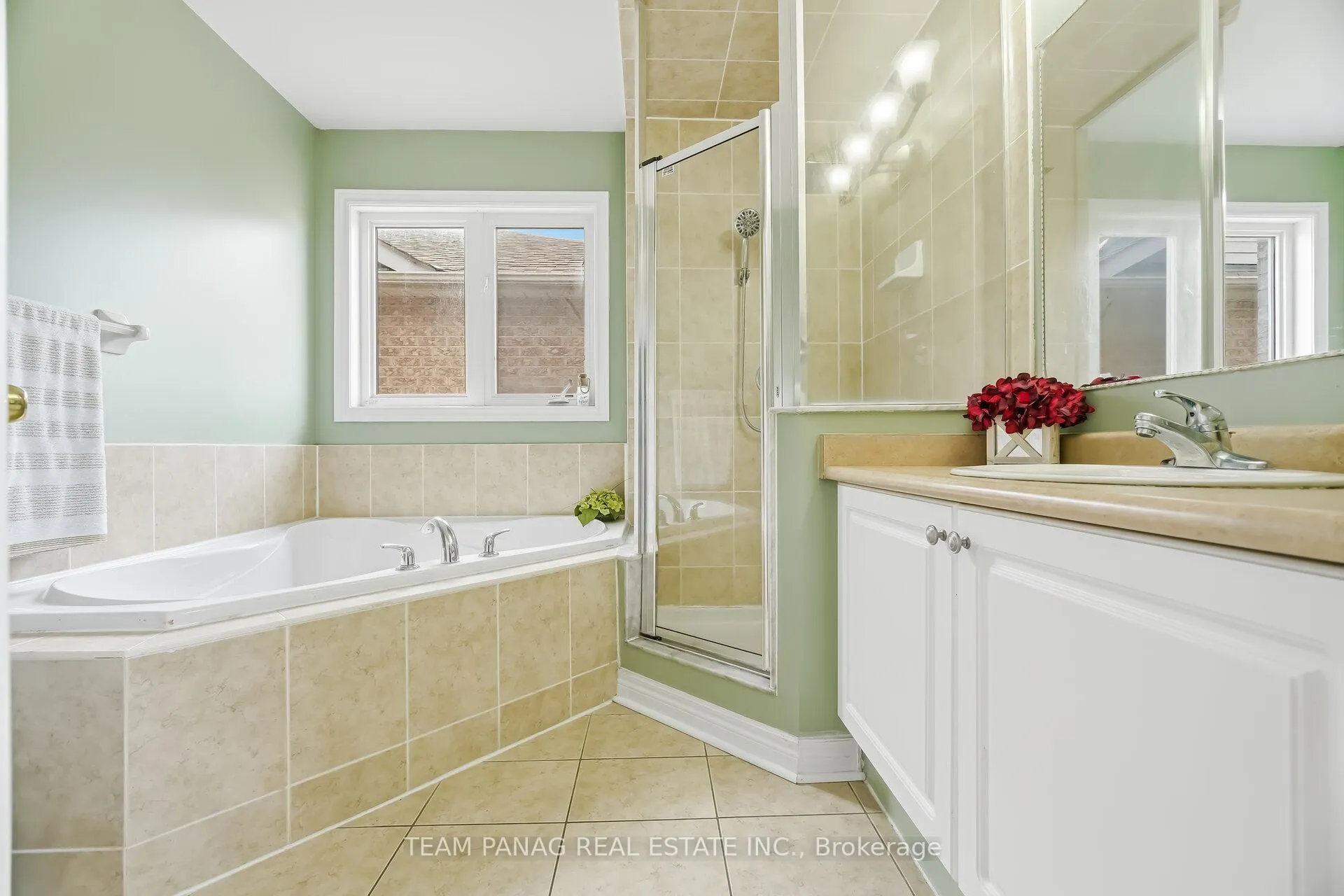 Photo 21 of 26 Calderstone Road, Brampton, Bram East — HOMEH