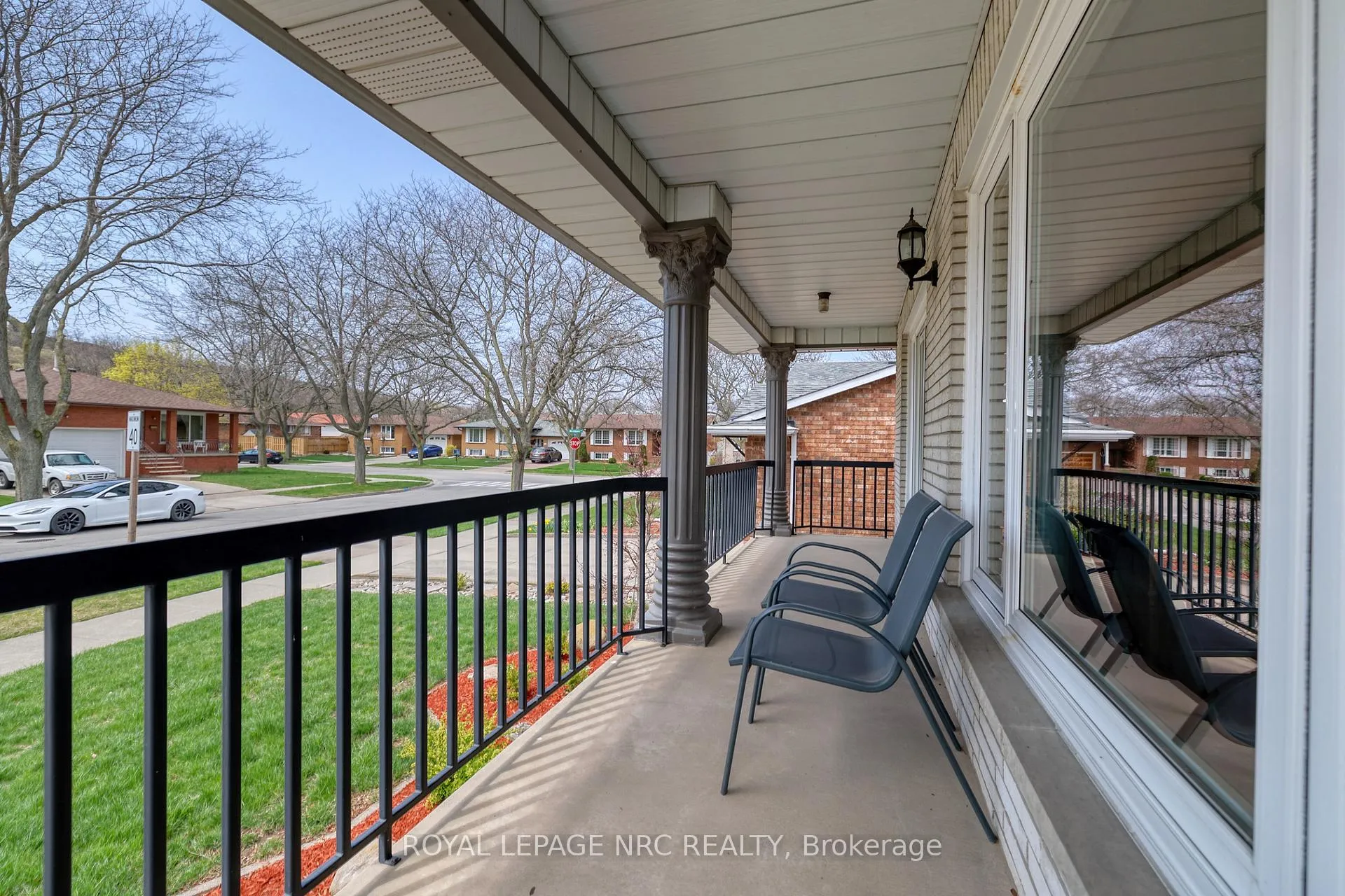 Photo 2 of 5 Royce Avenue, Hamilton, Stoney Creek — HOMEH