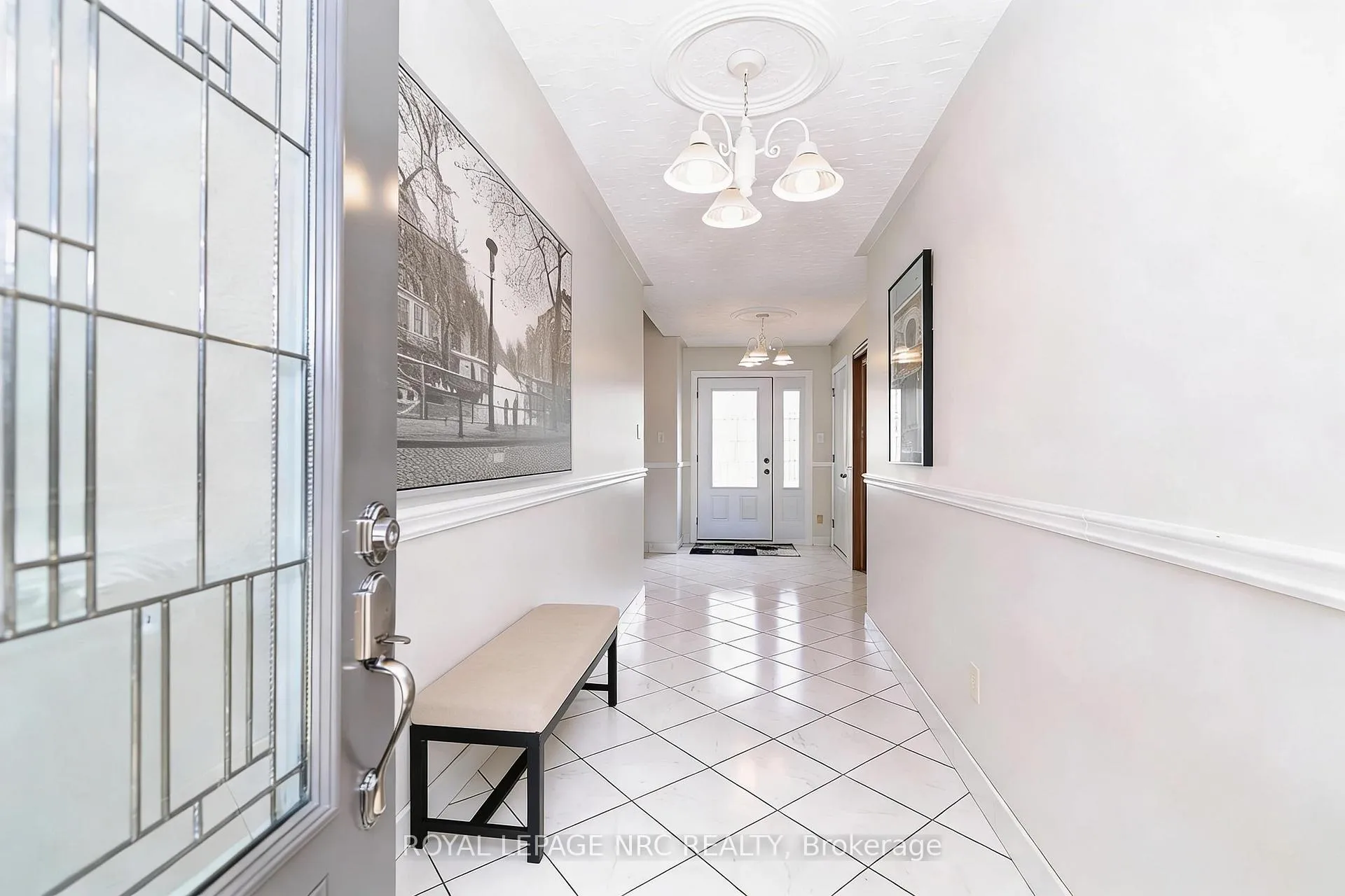 Photo 3 of 5 Royce Avenue, Hamilton, Stoney Creek — HOMEH