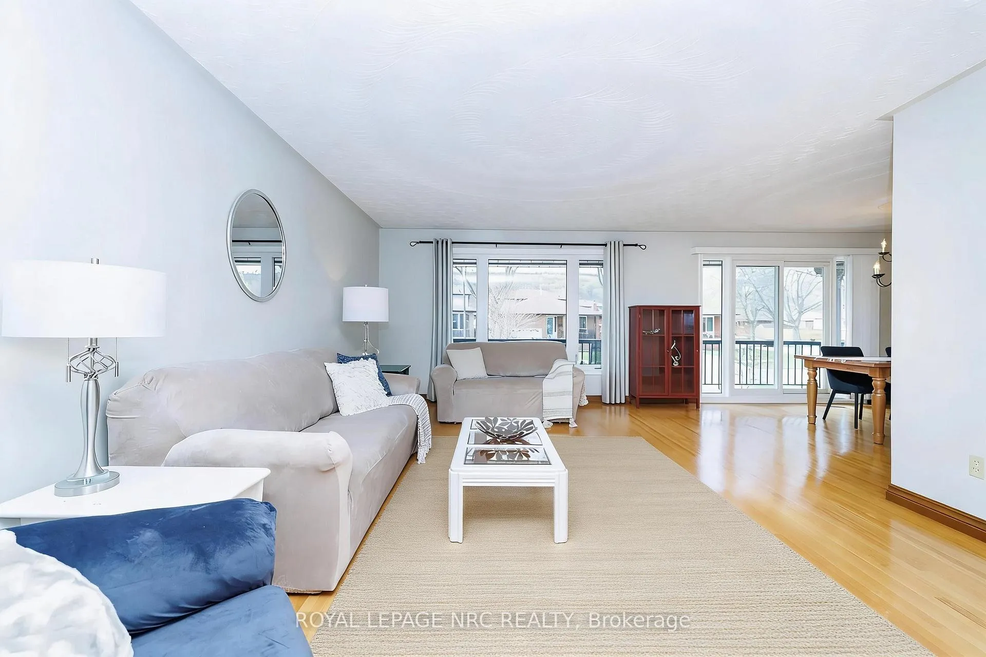 Photo 4 of 5 Royce Avenue, Hamilton, Stoney Creek — HOMEH