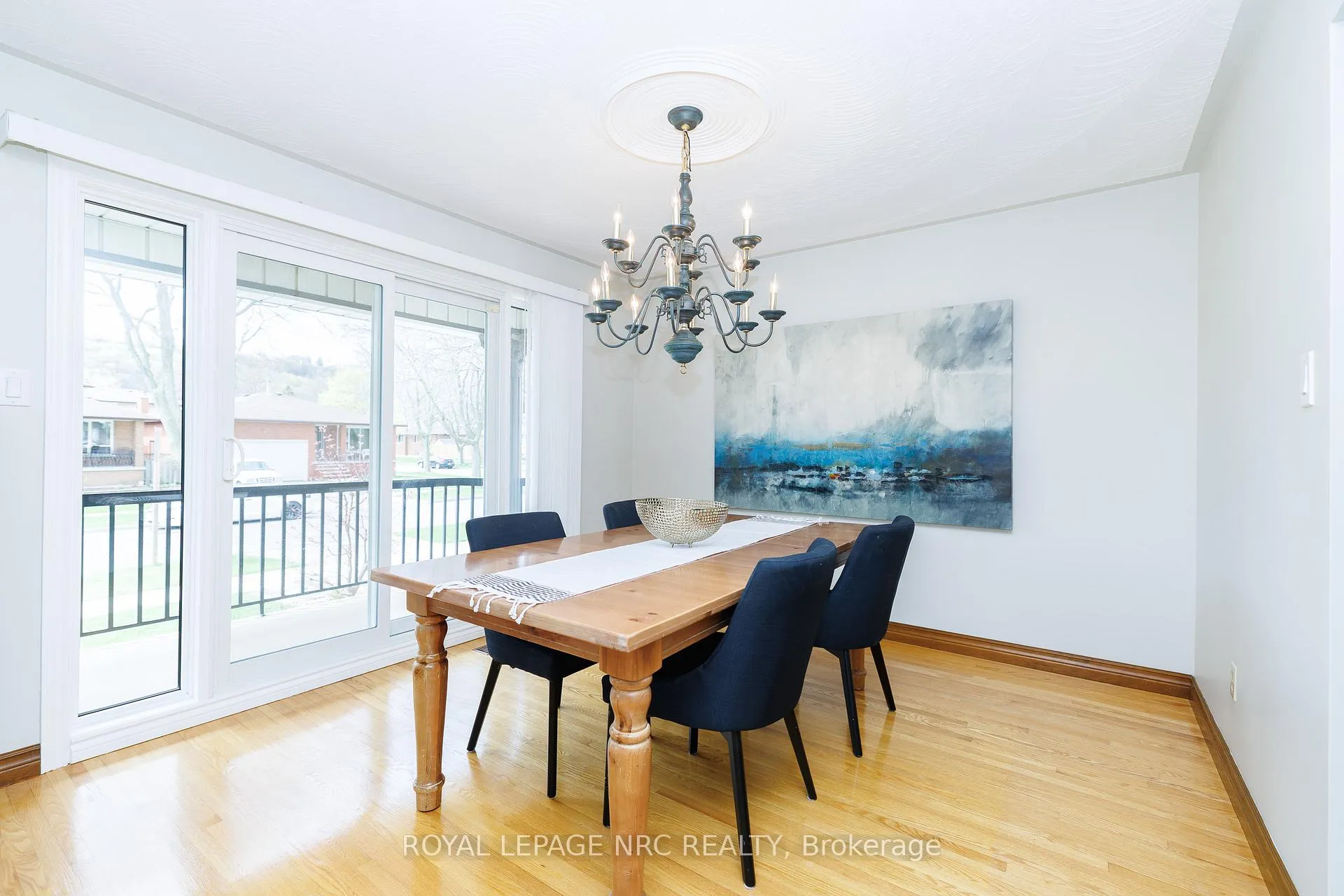 Photo 9 of 5 Royce Avenue, Hamilton, Stoney Creek — HOMEH
