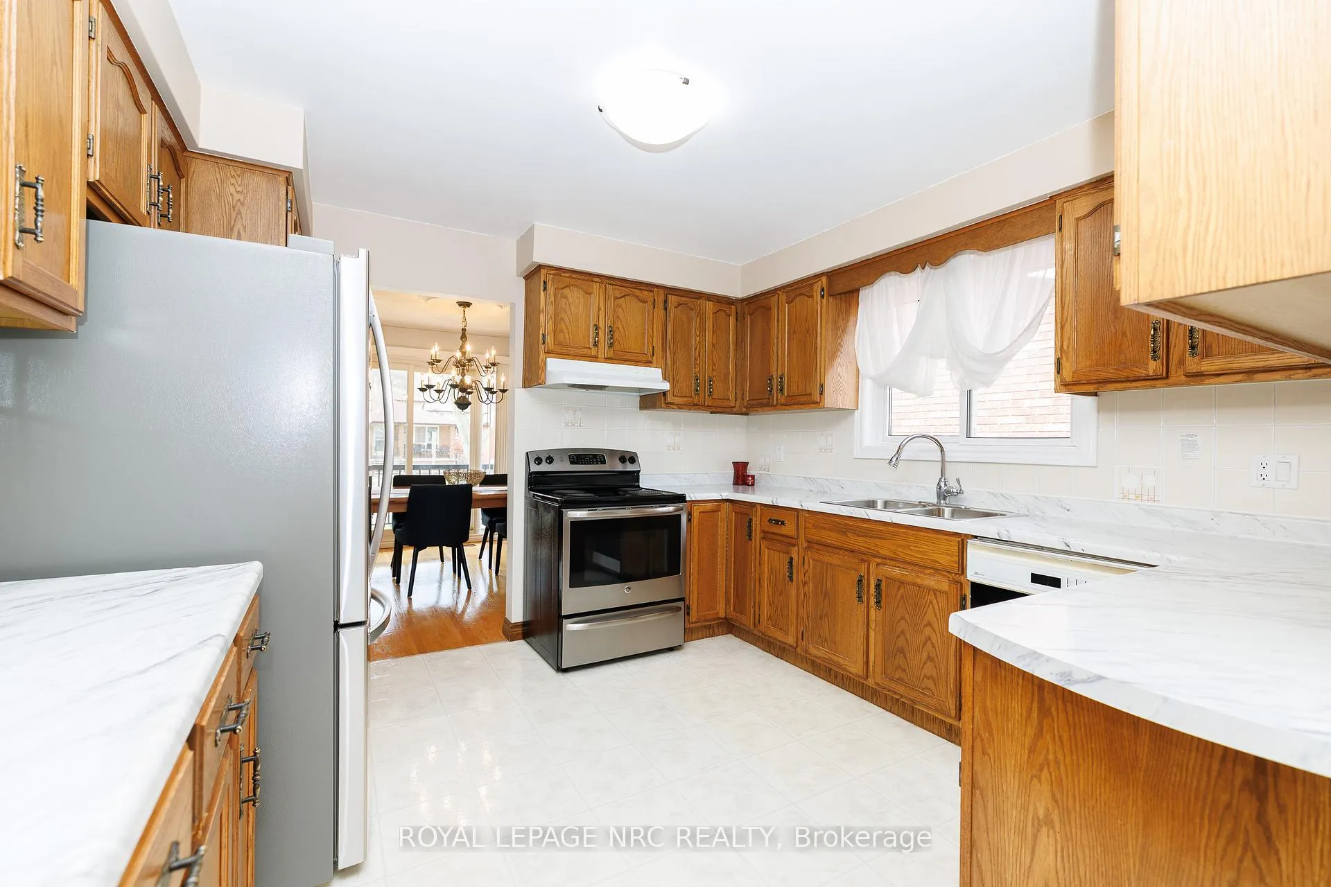 Photo 11 of 5 Royce Avenue, Hamilton, Stoney Creek — HOMEH