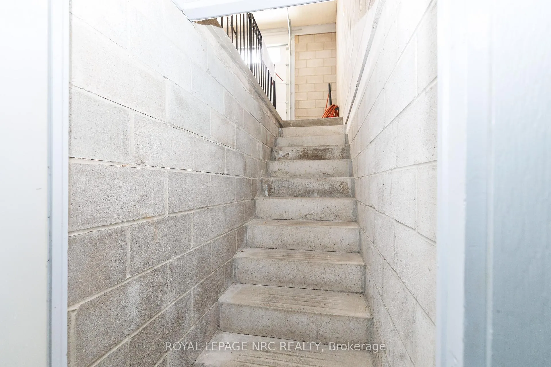 Photo 26 of 5 Royce Avenue, Hamilton, Stoney Creek — HOMEH