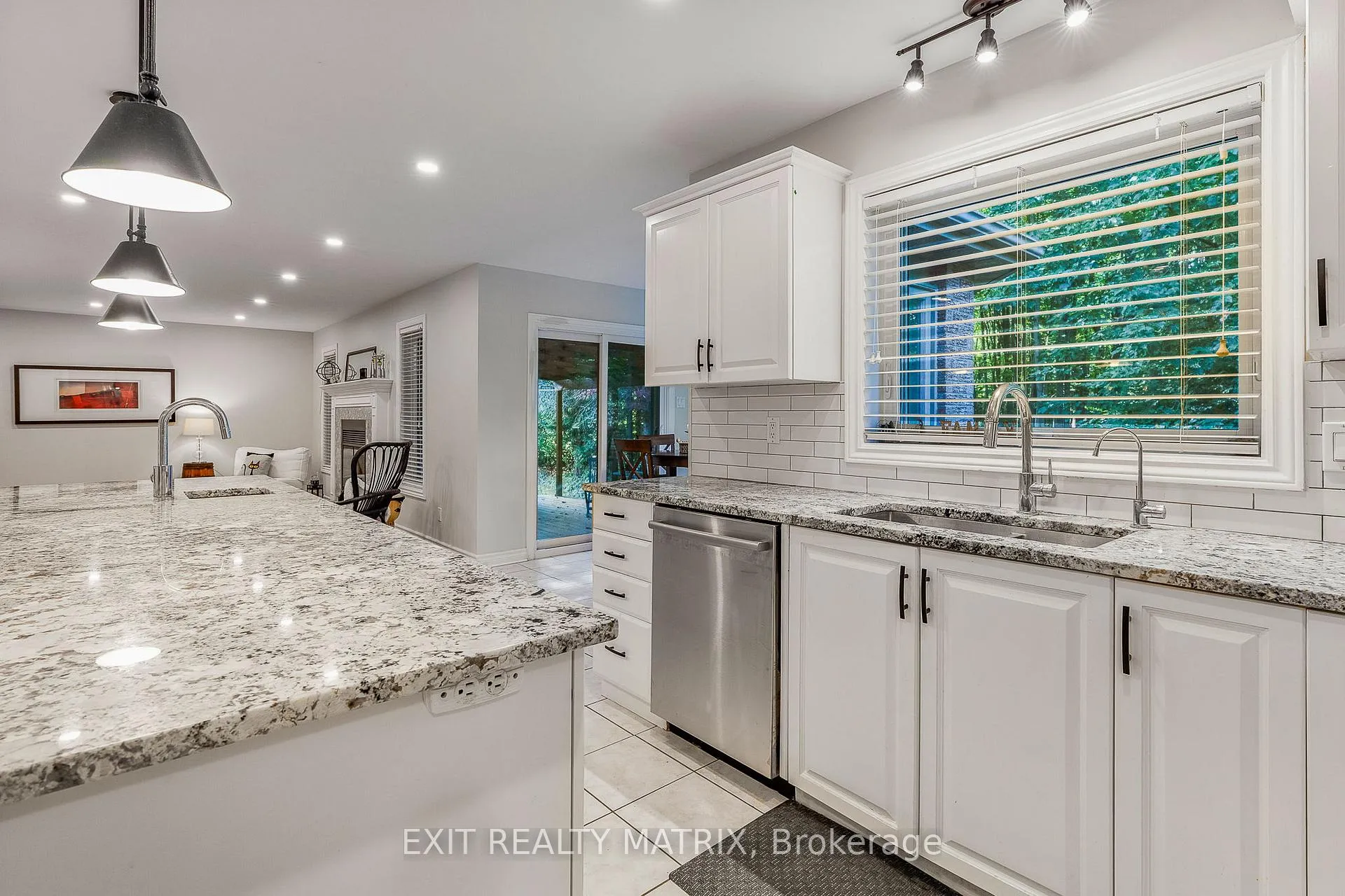 Photo 7 of 6343 Deermeadow Drive, Ottawa, Greely — HOMEH