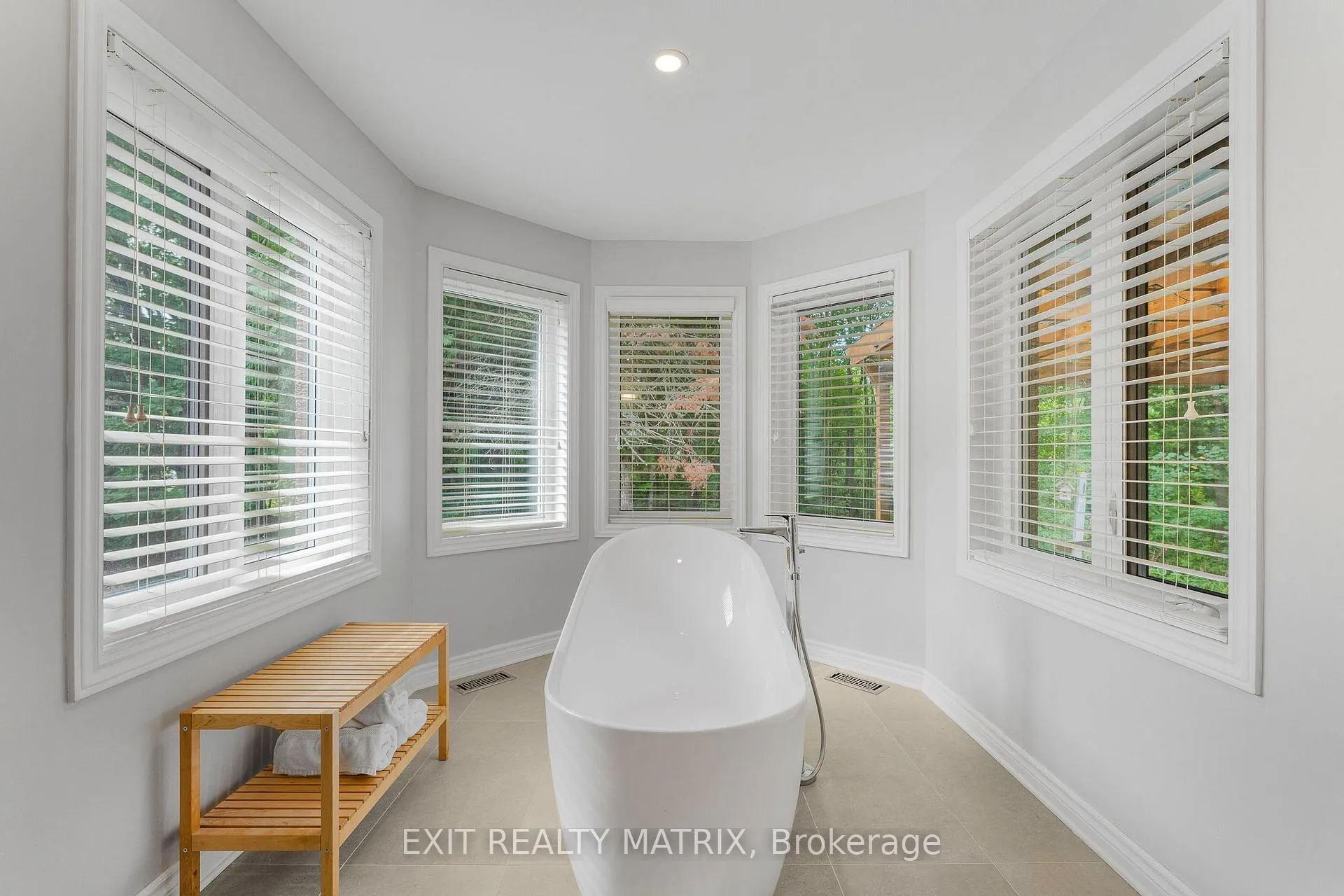 Photo 11 of 6343 Deermeadow Drive, Ottawa, Greely — HOMEH