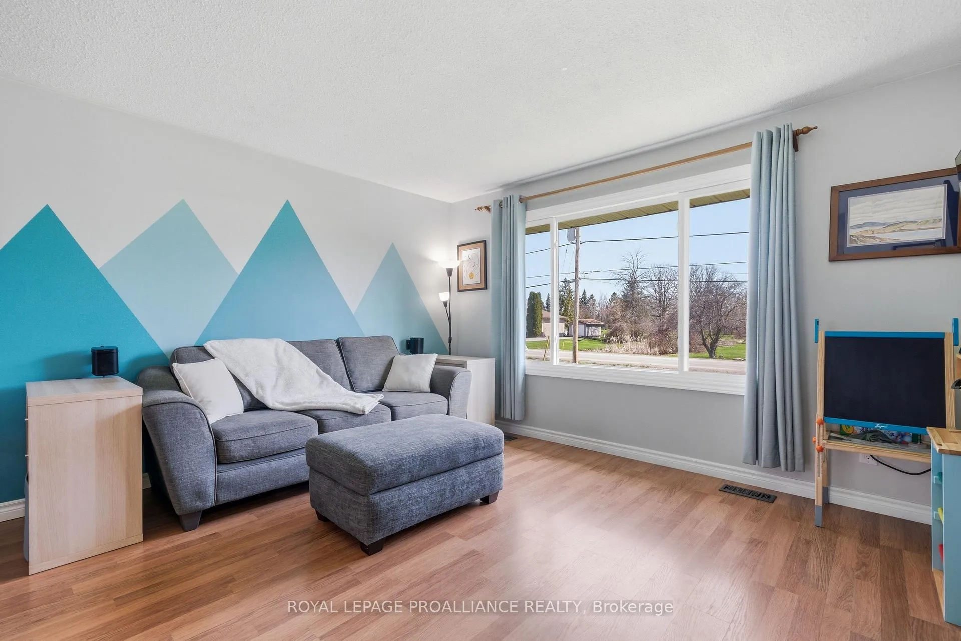 Photo 6 of 585 Lester Road, Quinte West, Sidney Ward — HOMEH