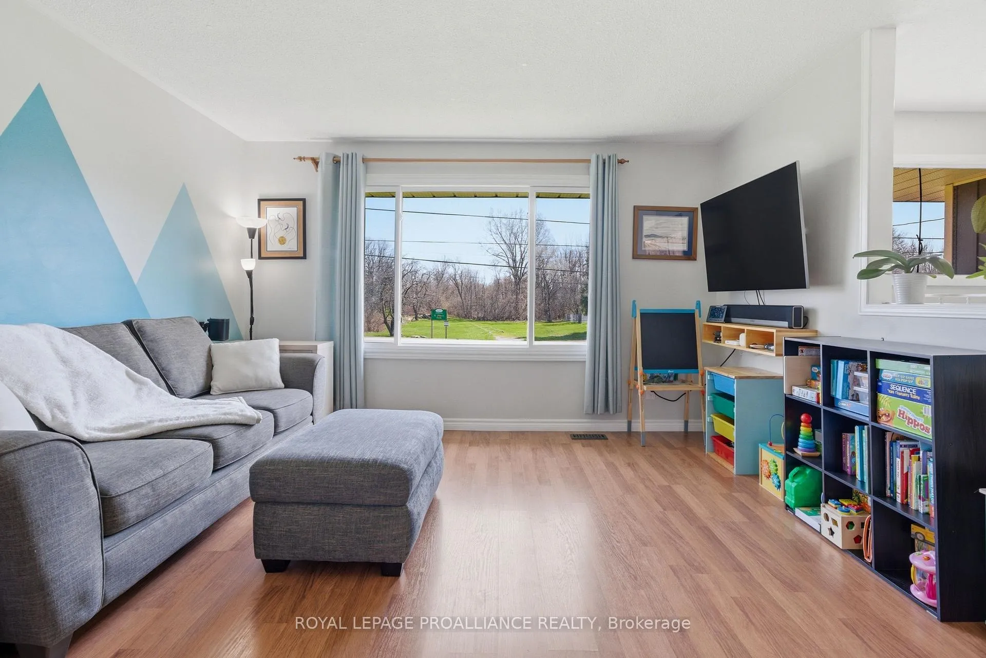 Photo 7 of 585 Lester Road, Quinte West, Sidney Ward — HOMEH