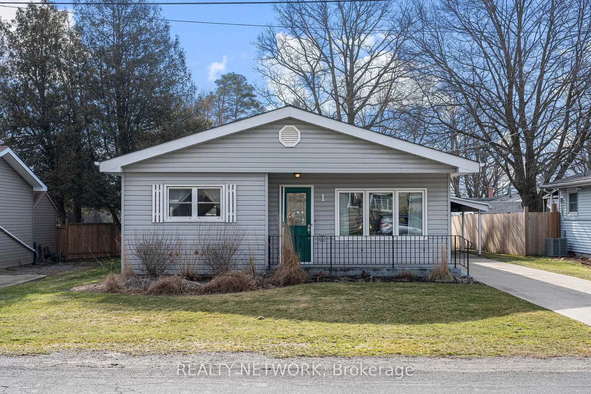 Photo 2 of 1 Clifford Street, Norfolk, Port Dover — HOMEH