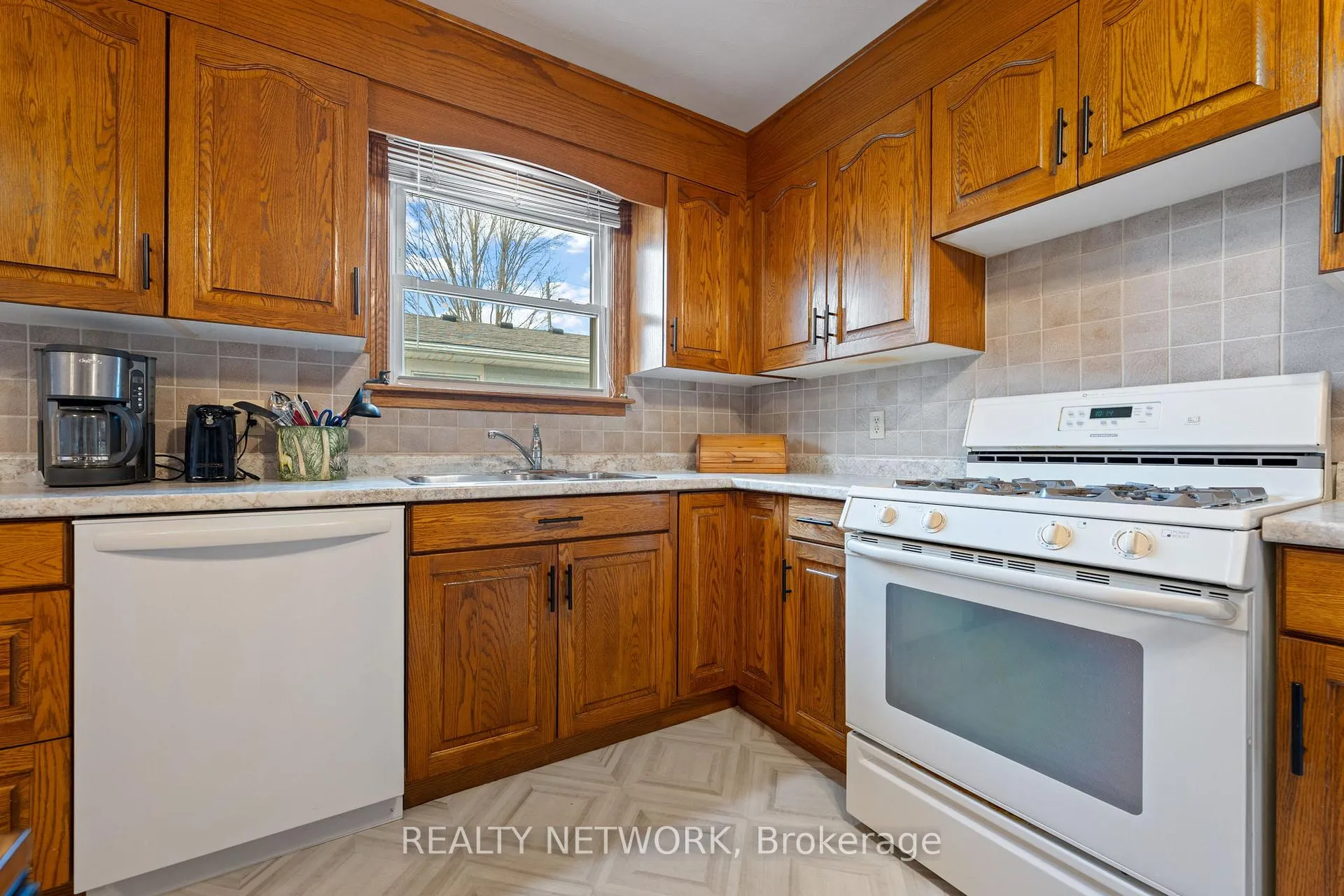 Photo 12 of 1 Clifford Street, Norfolk, Port Dover — HOMEH