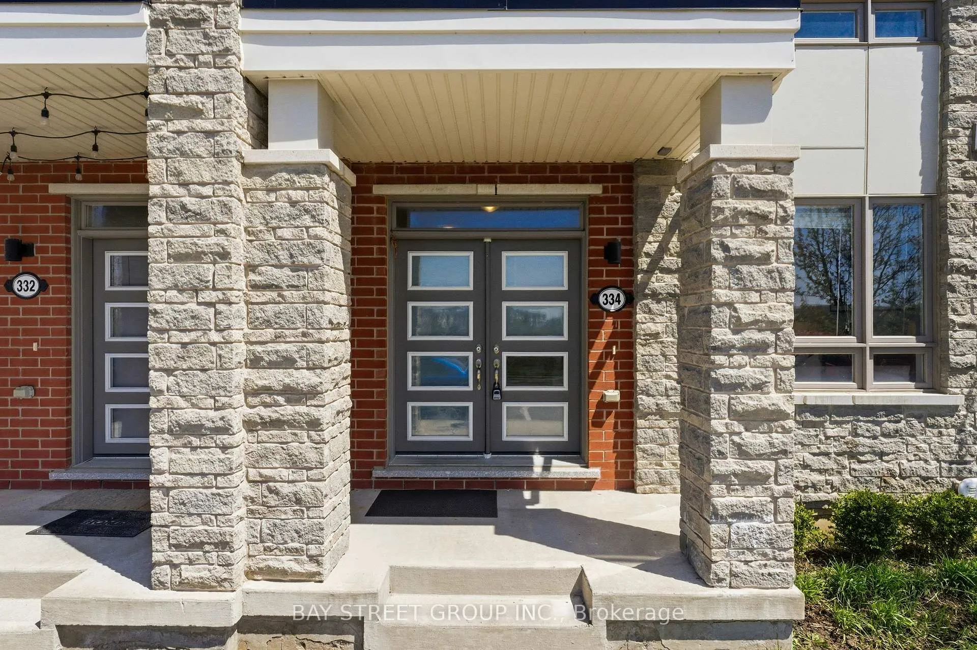 Photo 4 of 334 Lagerfeld Drive, Brampton, Northwest Brampton — HOMEH
