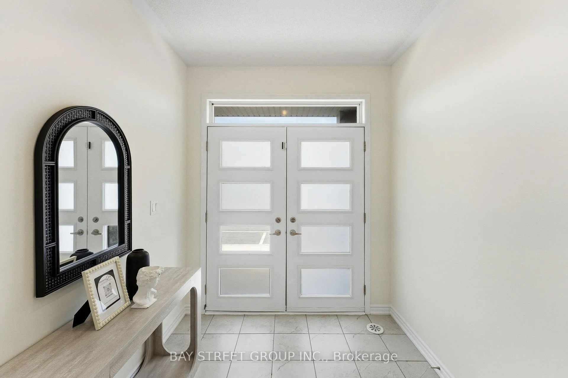 Photo 5 of 334 Lagerfeld Drive, Brampton, Northwest Brampton — HOMEH