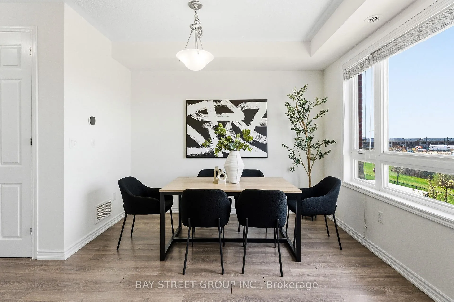 Photo 14 of 334 Lagerfeld Drive, Brampton, Northwest Brampton — HOMEH