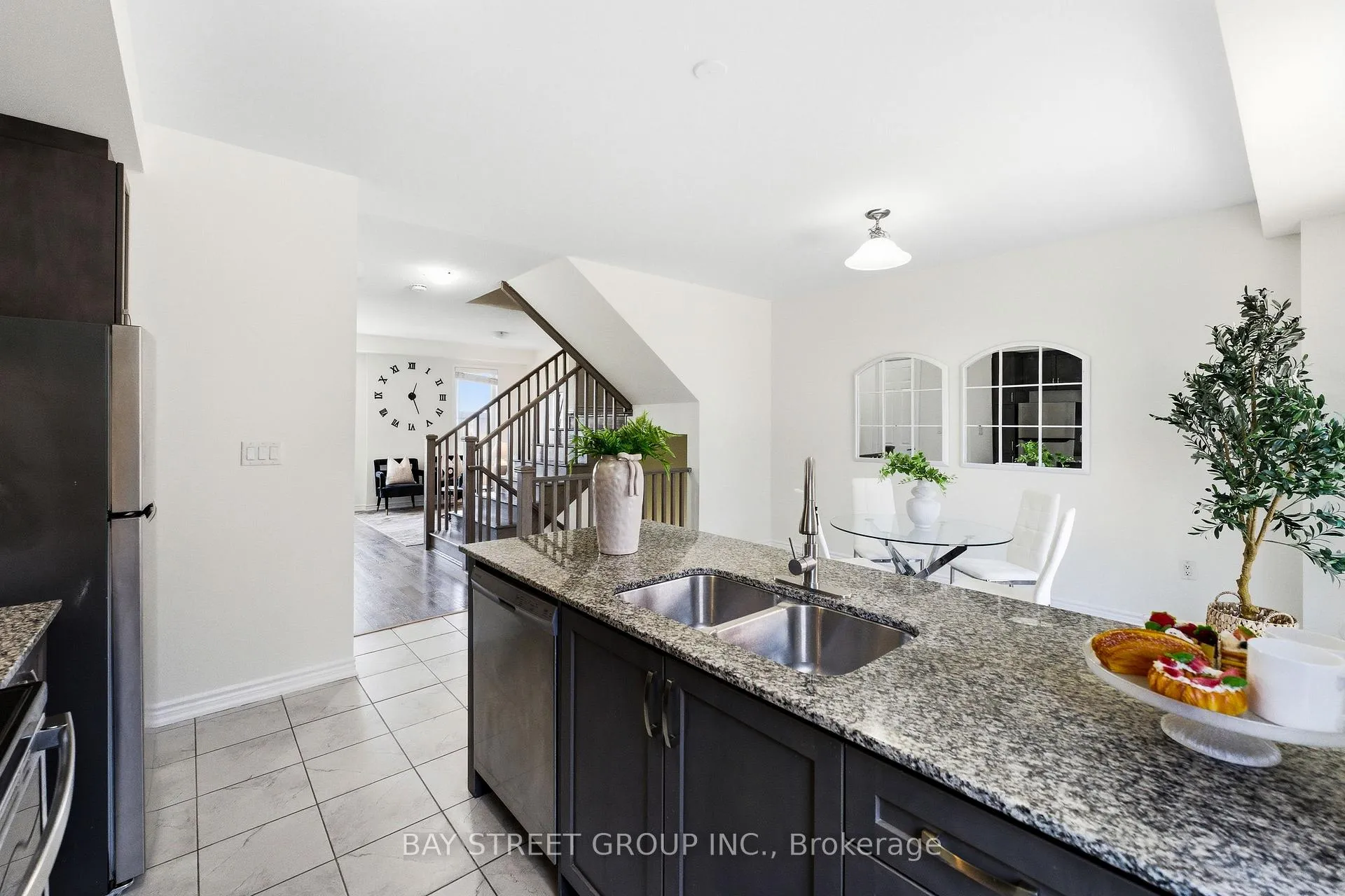 Photo 17 of 334 Lagerfeld Drive, Brampton, Northwest Brampton — HOMEH