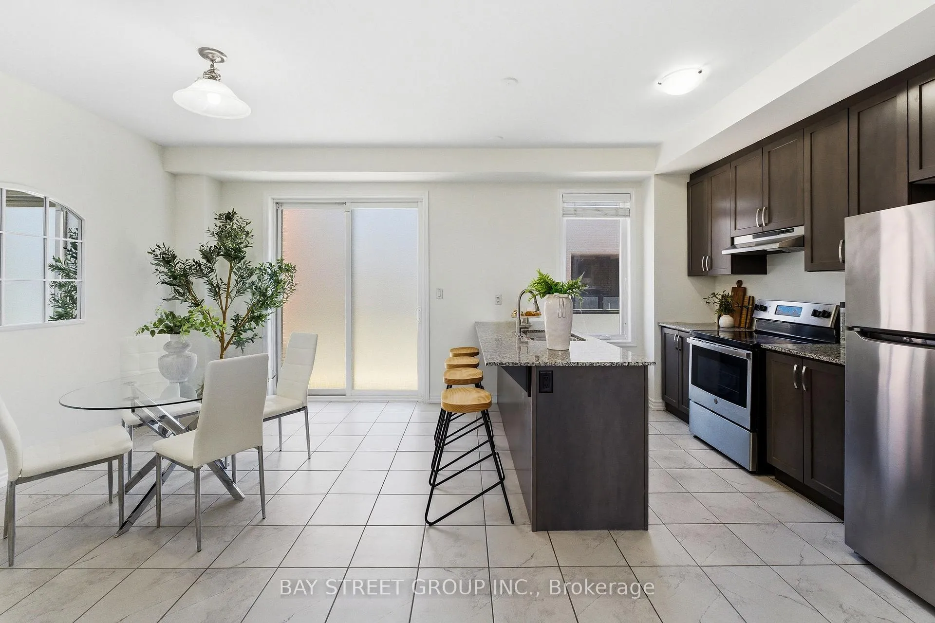 Photo 18 of 334 Lagerfeld Drive, Brampton, Northwest Brampton — HOMEH