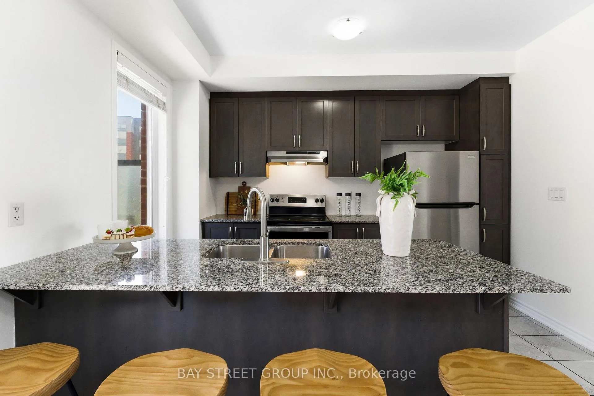 Photo 19 of 334 Lagerfeld Drive, Brampton, Northwest Brampton — HOMEH