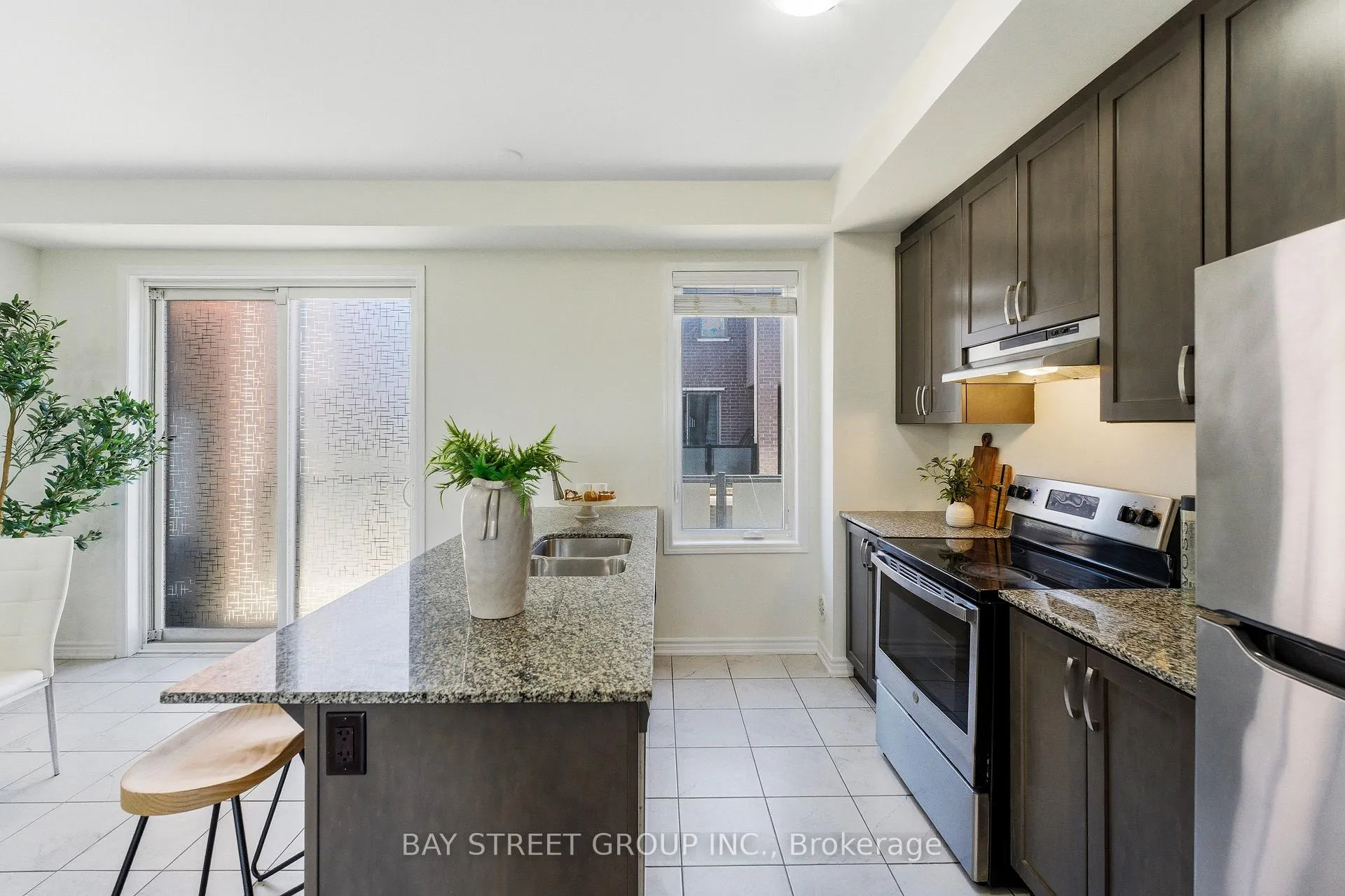 Photo 20 of 334 Lagerfeld Drive, Brampton, Northwest Brampton — HOMEH