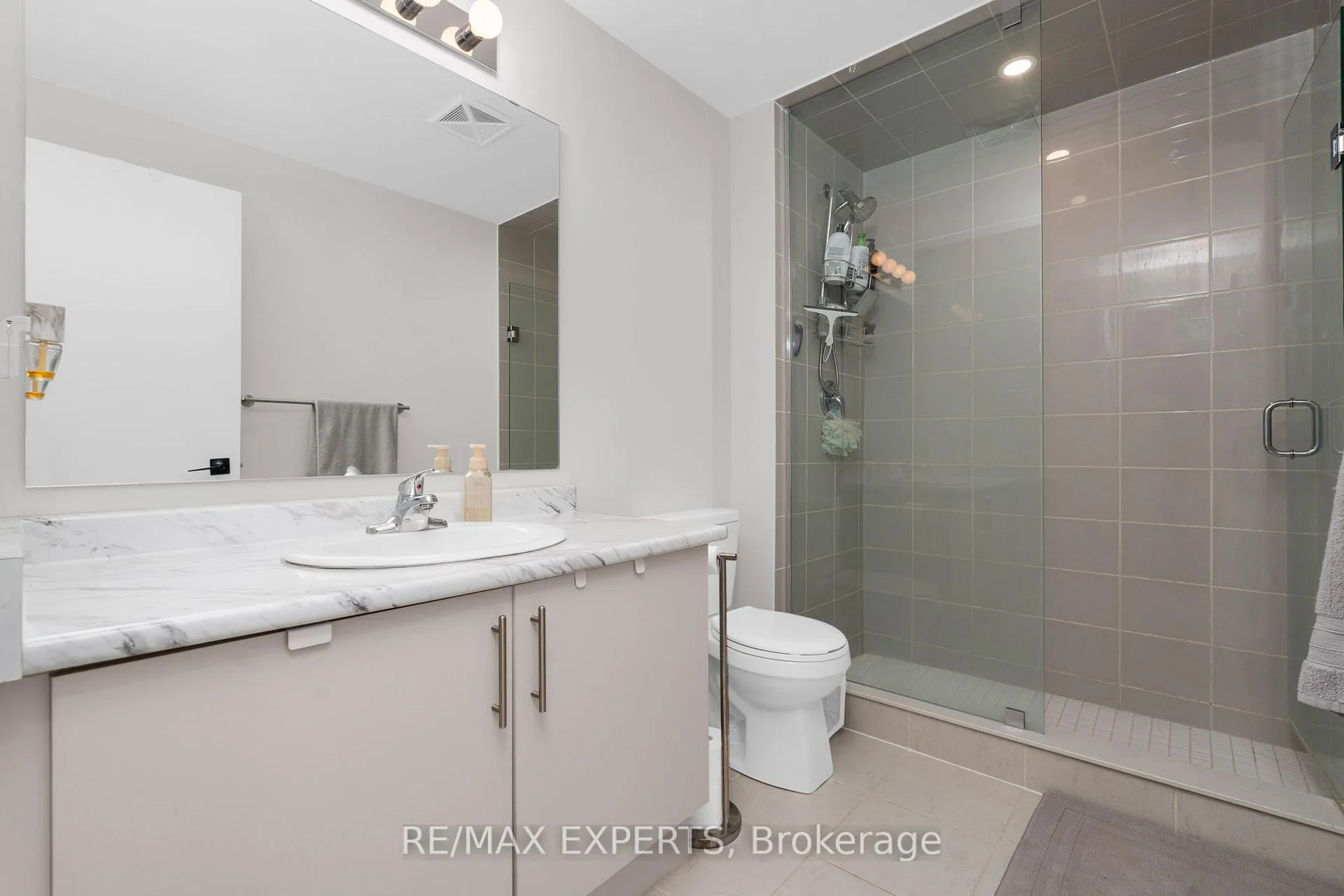 Photo 17 of Unit 405, 1 Chef Lane, Barrie, Rural Barrie Southeast — HOMEH