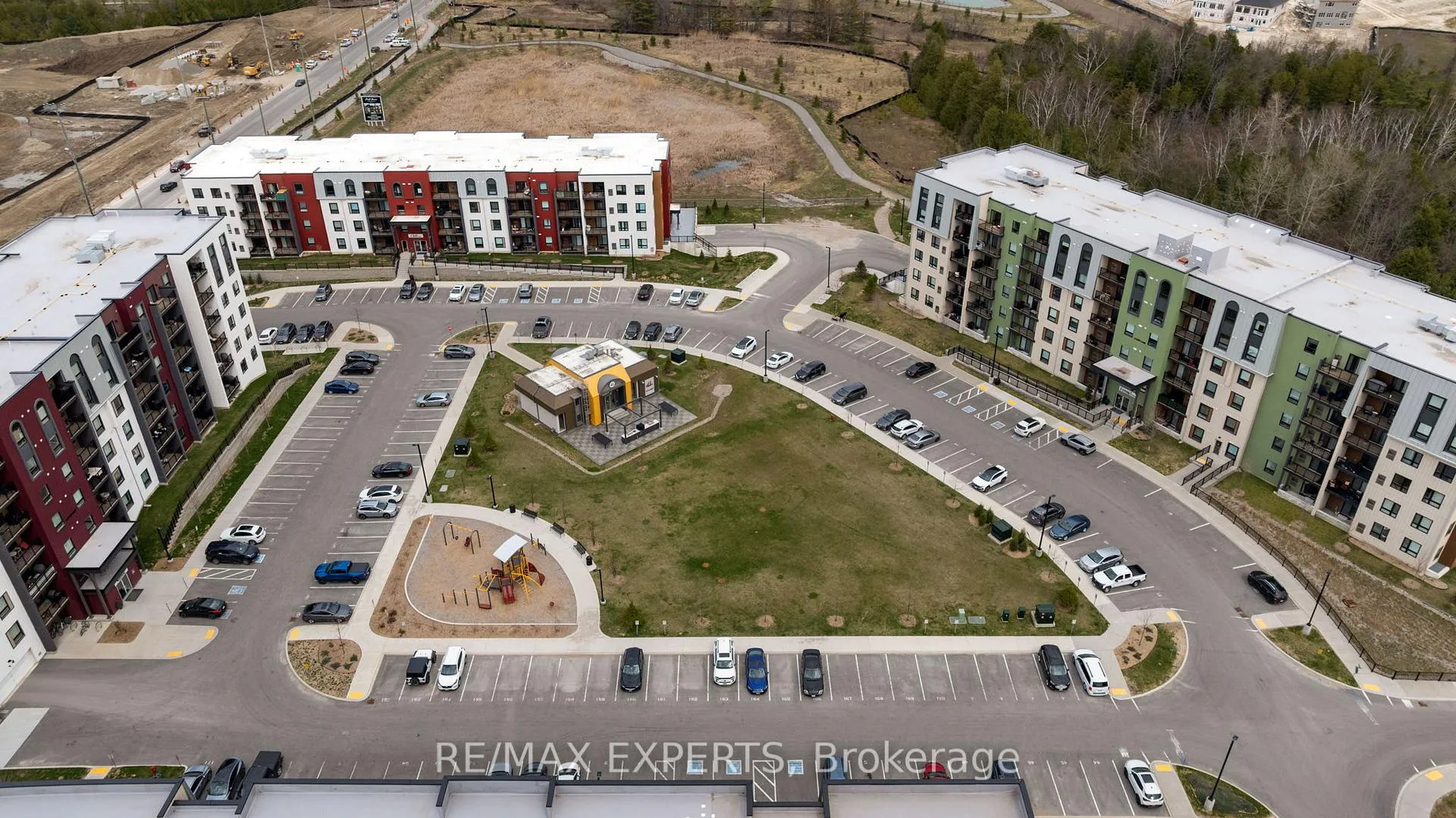 Photo 28 of Unit 405, 1 Chef Lane, Barrie, Rural Barrie Southeast — HOMEH