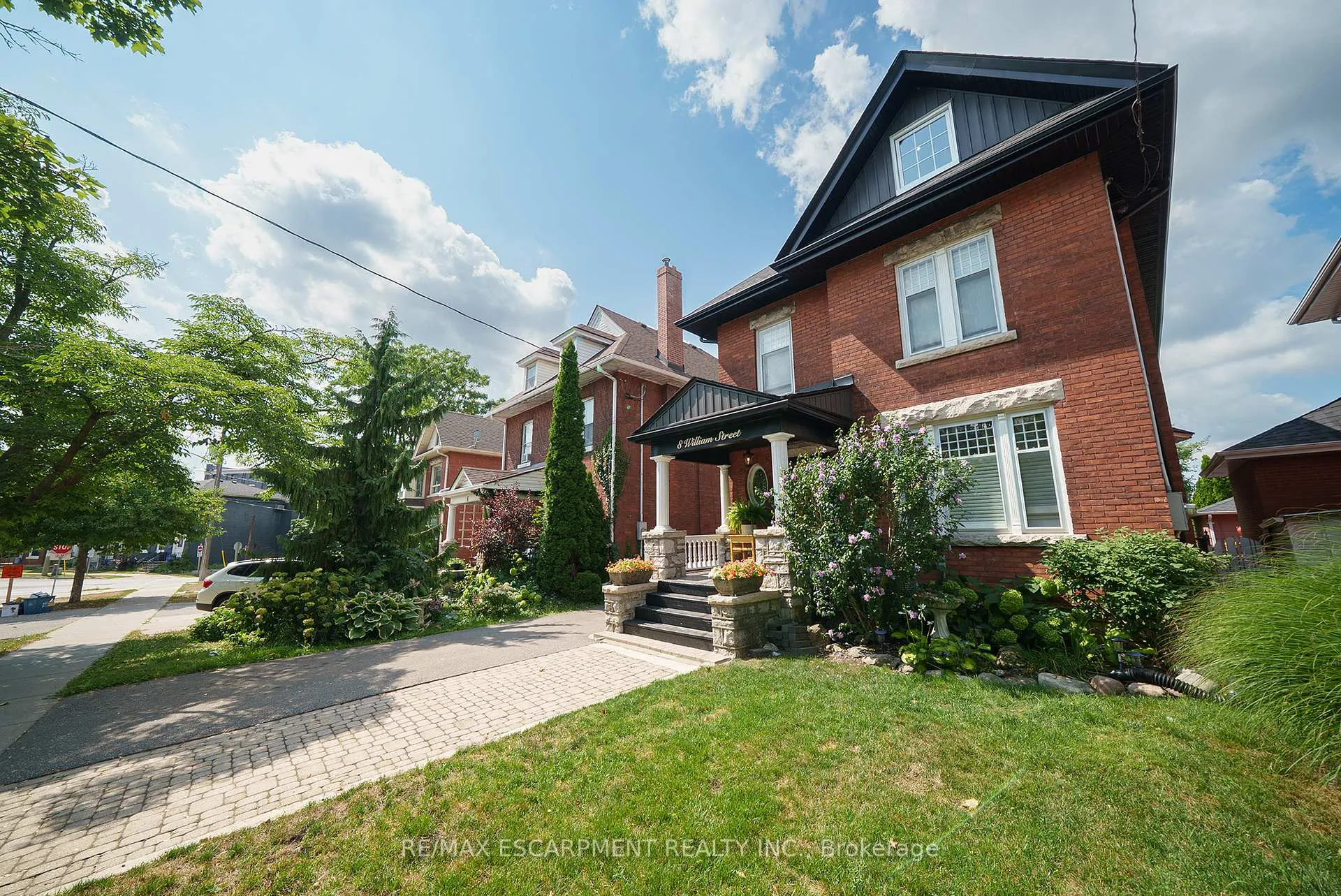 Photo 3 of 8 William Street, Brantford — HOMEH