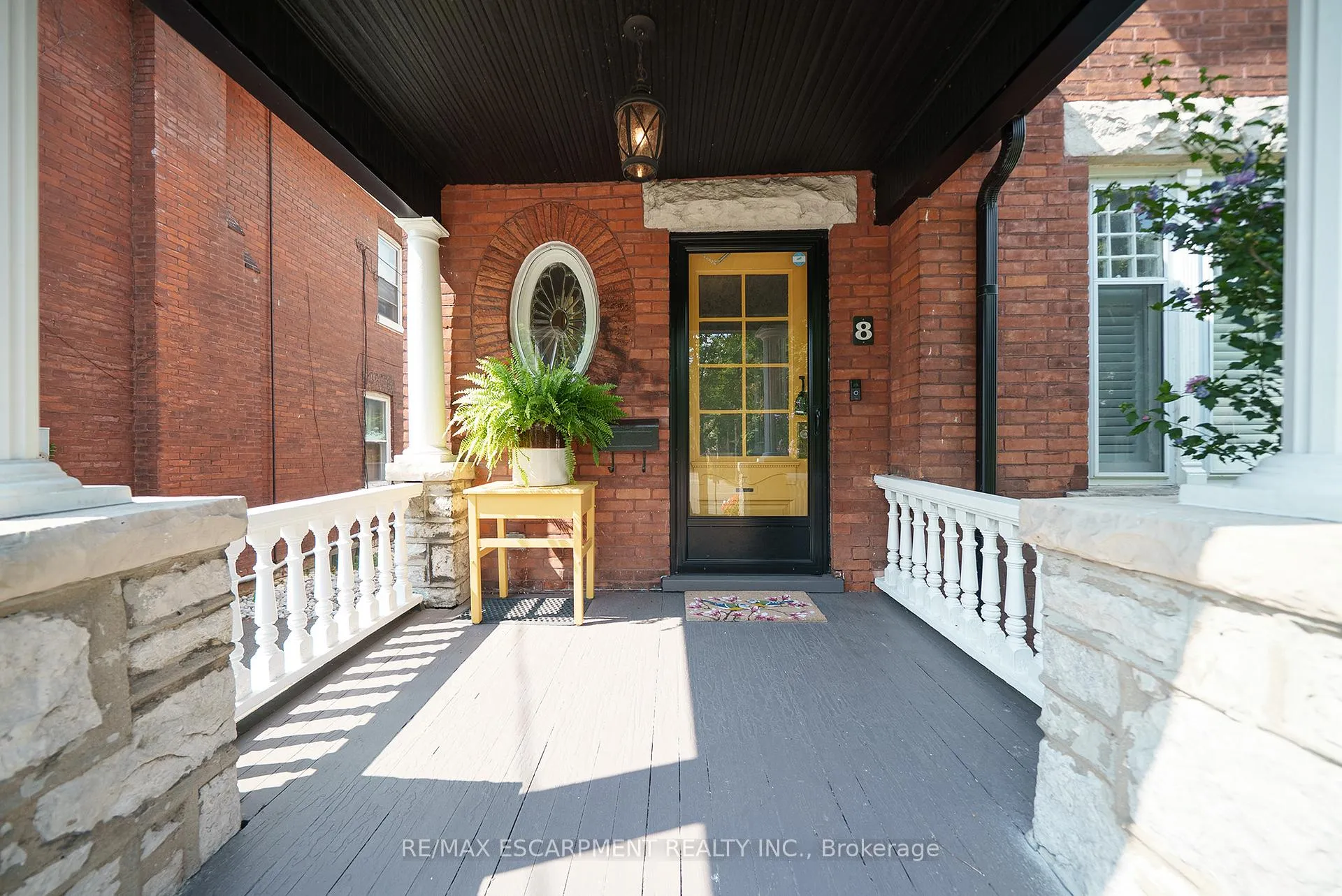 Photo 4 of 8 William Street, Brantford — HOMEH