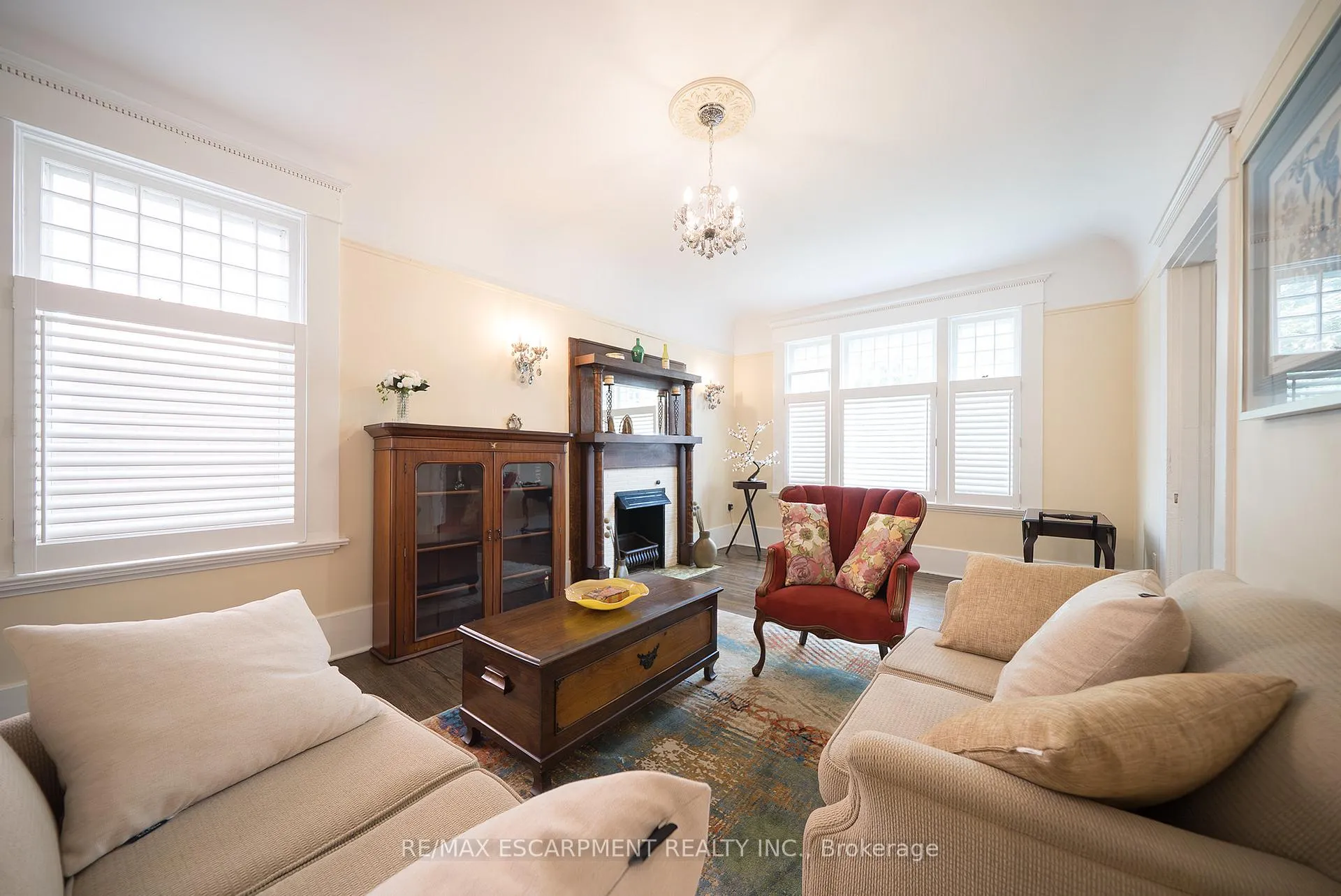 Photo 8 of 8 William Street, Brantford — HOMEH
