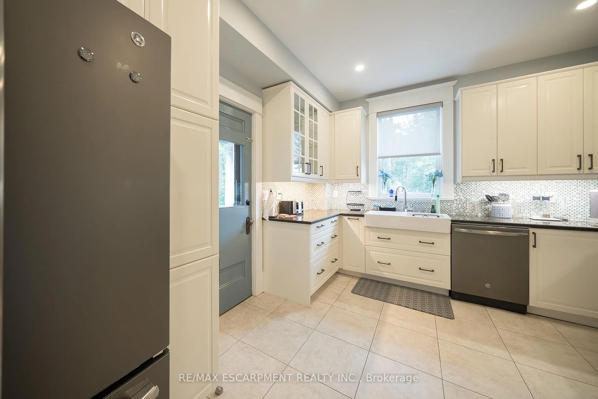 Photo 18 of 8 William Street, Brantford — HOMEH