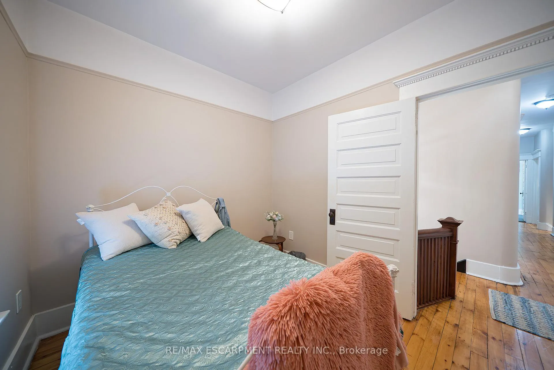 Photo 24 of 8 William Street, Brantford — HOMEH