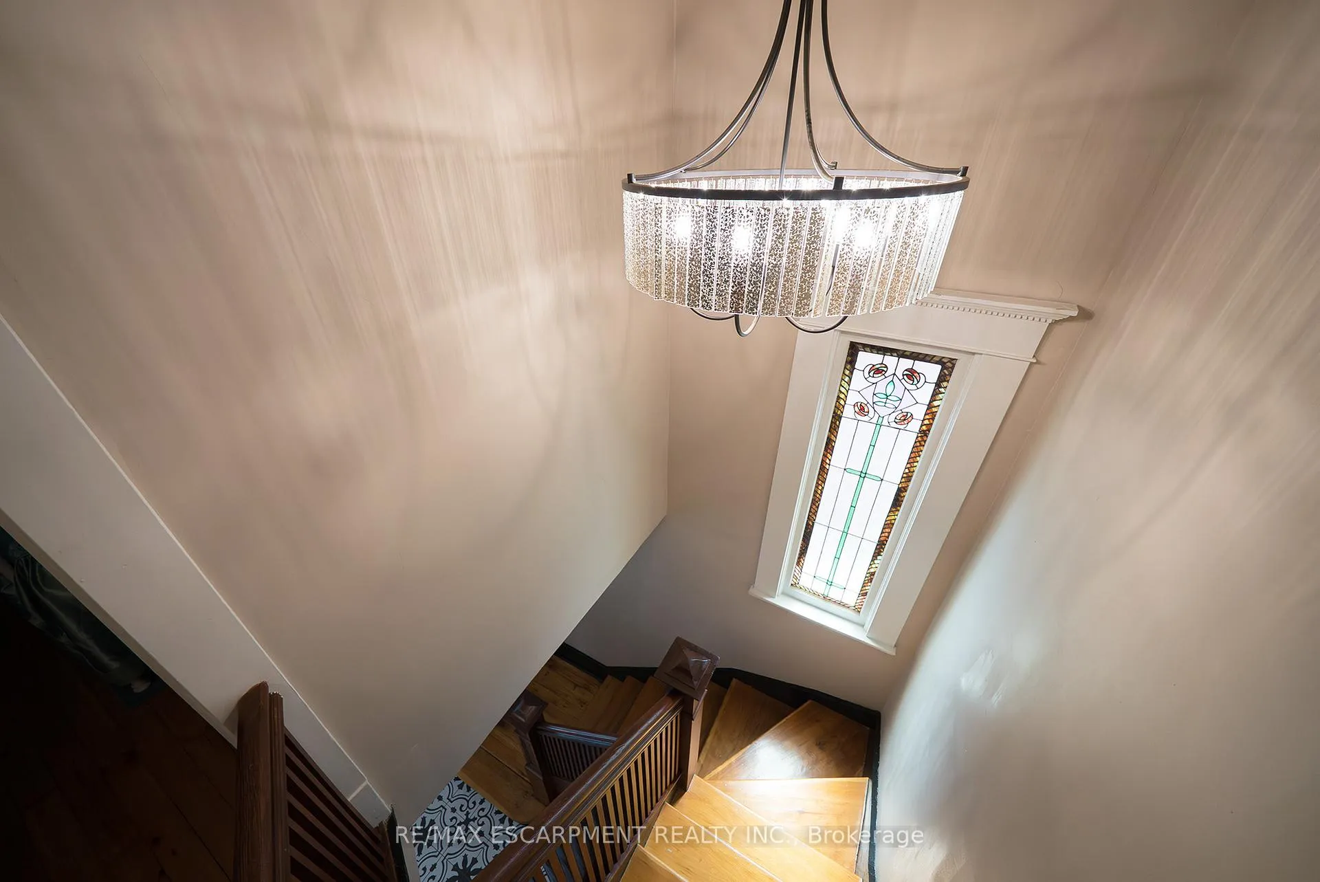Photo 34 of 8 William Street, Brantford — HOMEH