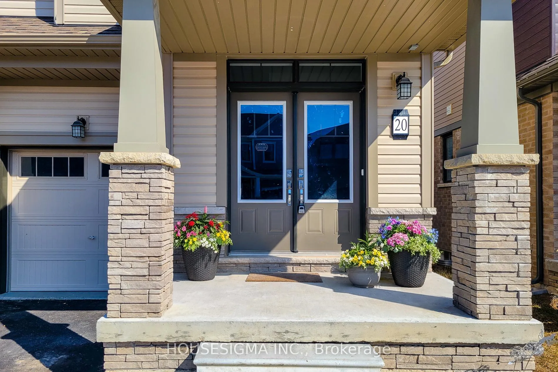 Photo 4 of 20 Monteith Drive, Brantford — HOMEH