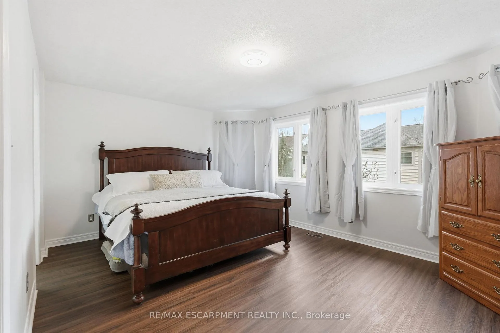 Photo 21 of 5189 Blue Spruce Avenue, Burlington, Orchard — HOMEH