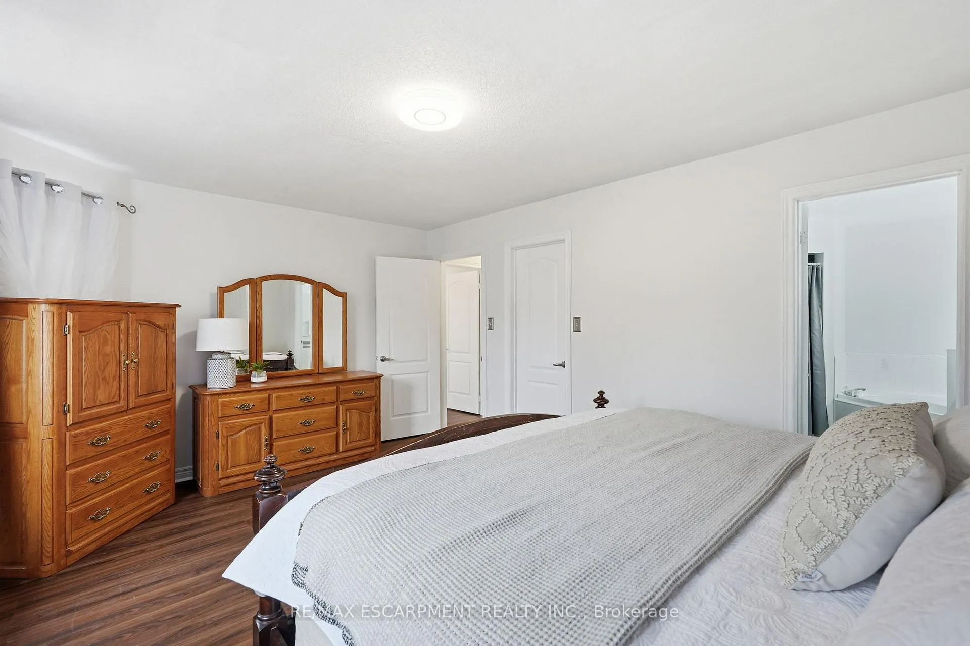 Photo 22 of 5189 Blue Spruce Avenue, Burlington, Orchard — HOMEH