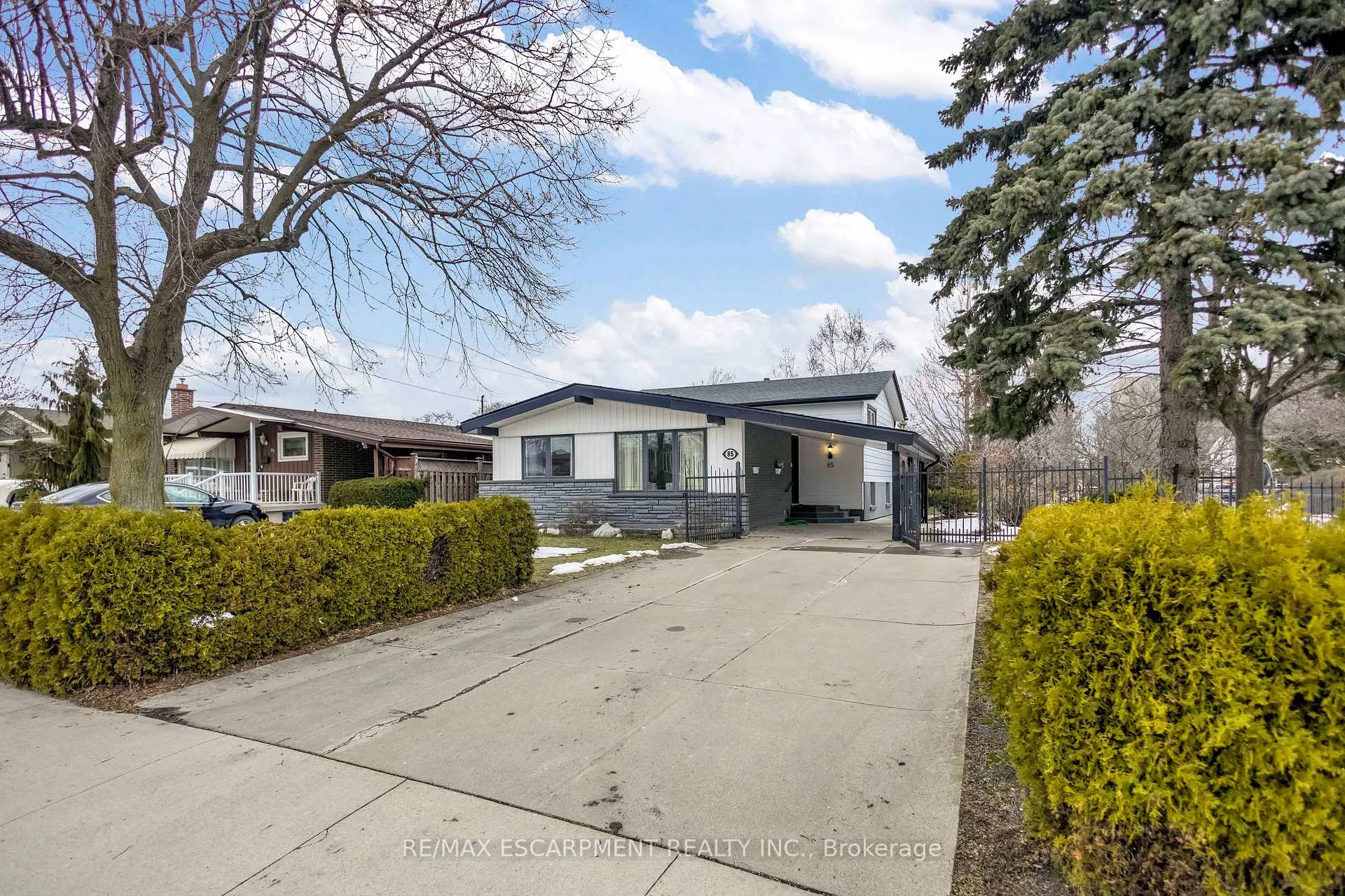 Photo 5 of 85 Ranchdale Drive, Hamilton, Thorner — HOMEH