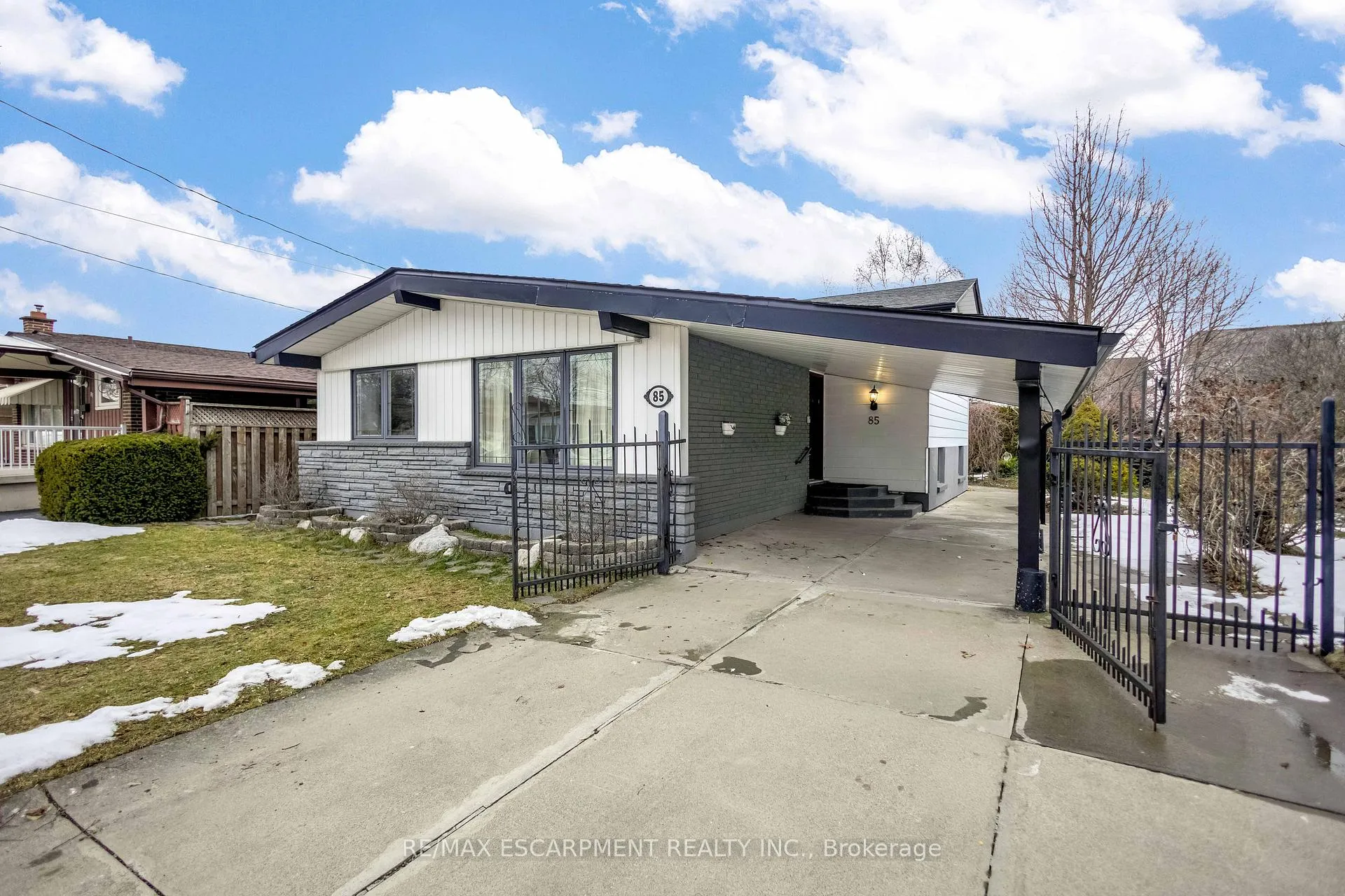 Photo 7 of 85 Ranchdale Drive, Hamilton, Thorner — HOMEH