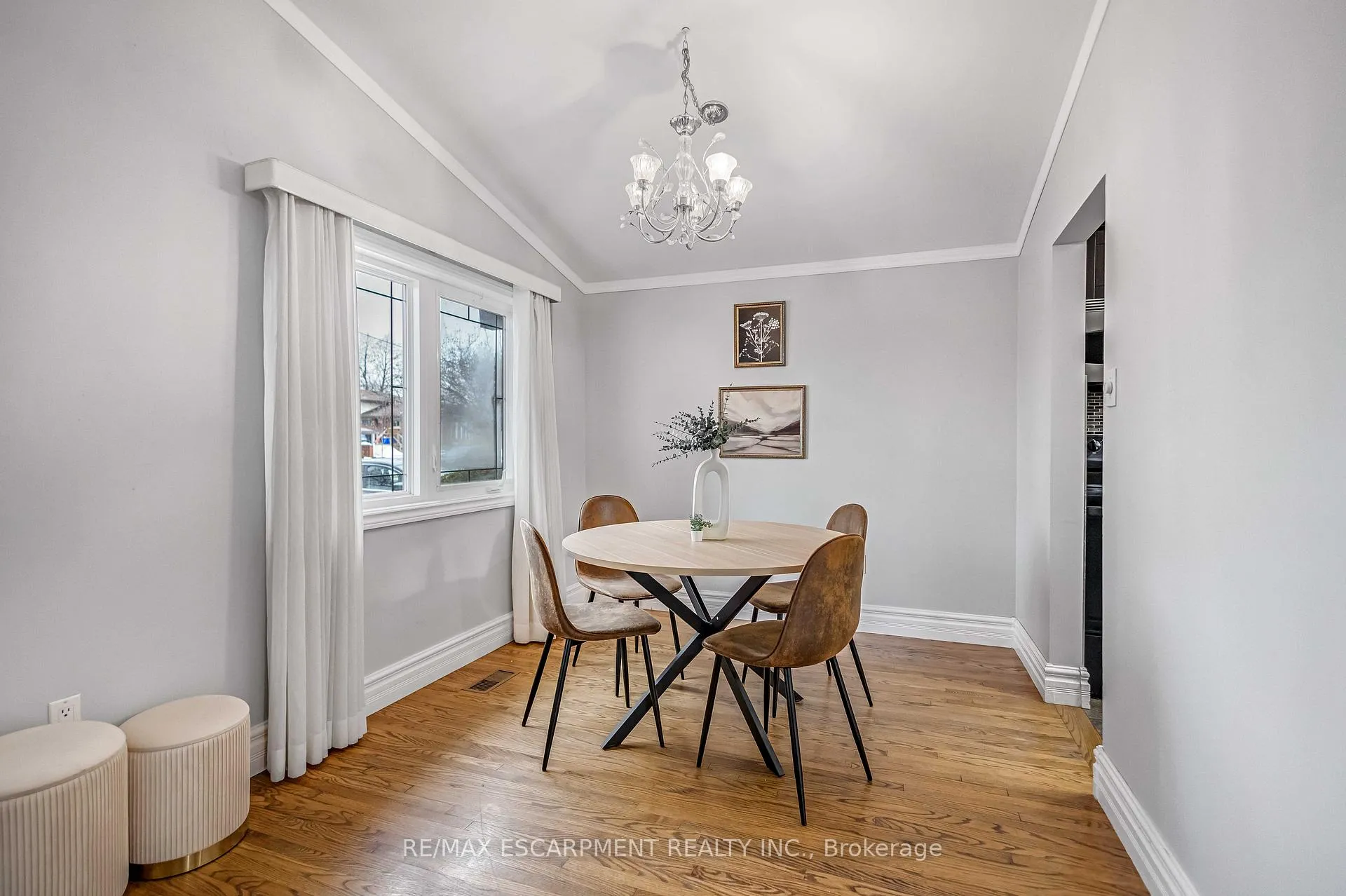 Photo 16 of 85 Ranchdale Drive, Hamilton, Thorner — HOMEH