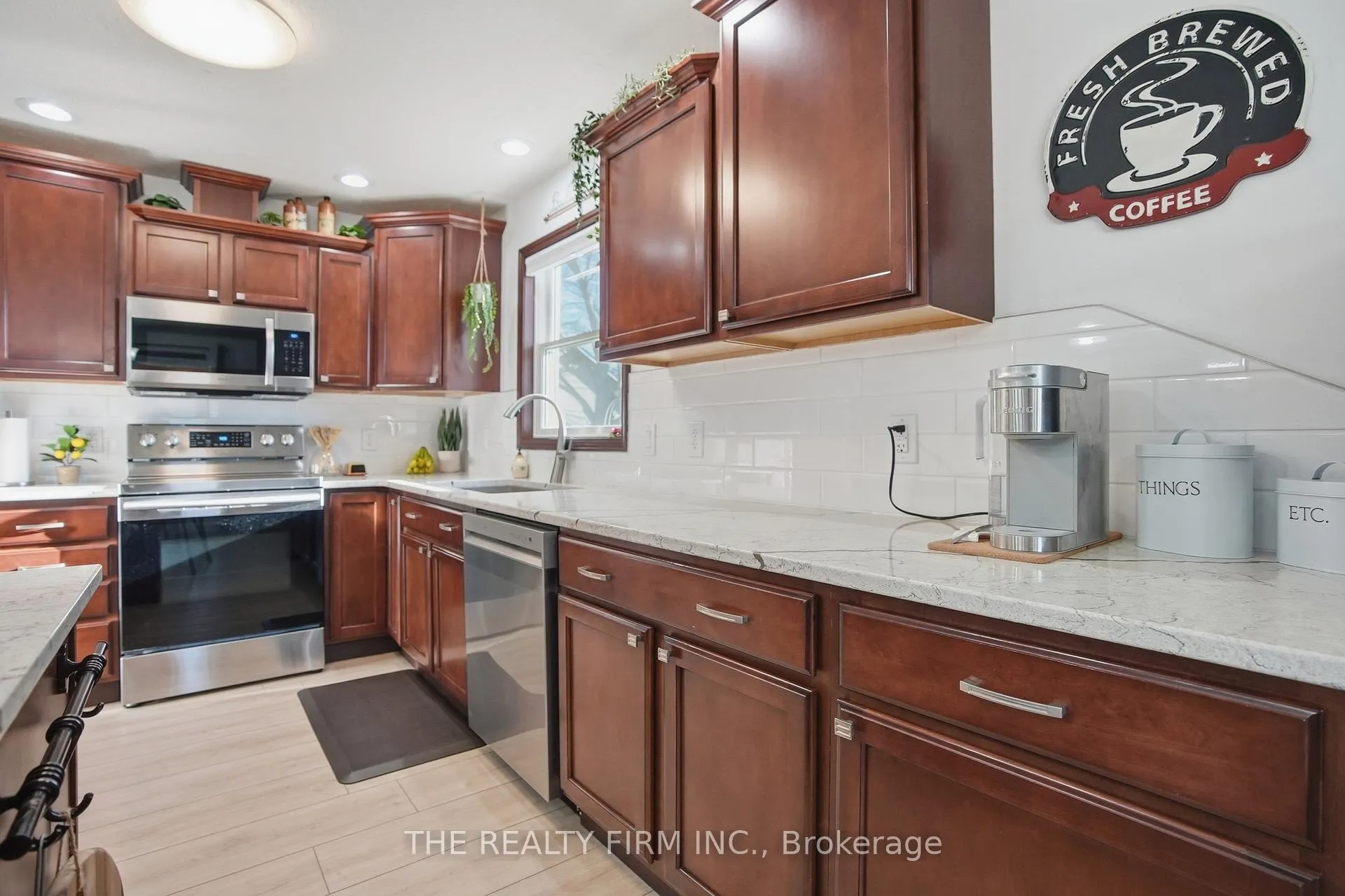 Photo 15 of 521 Ontario Street, Warwick — HOMEH
