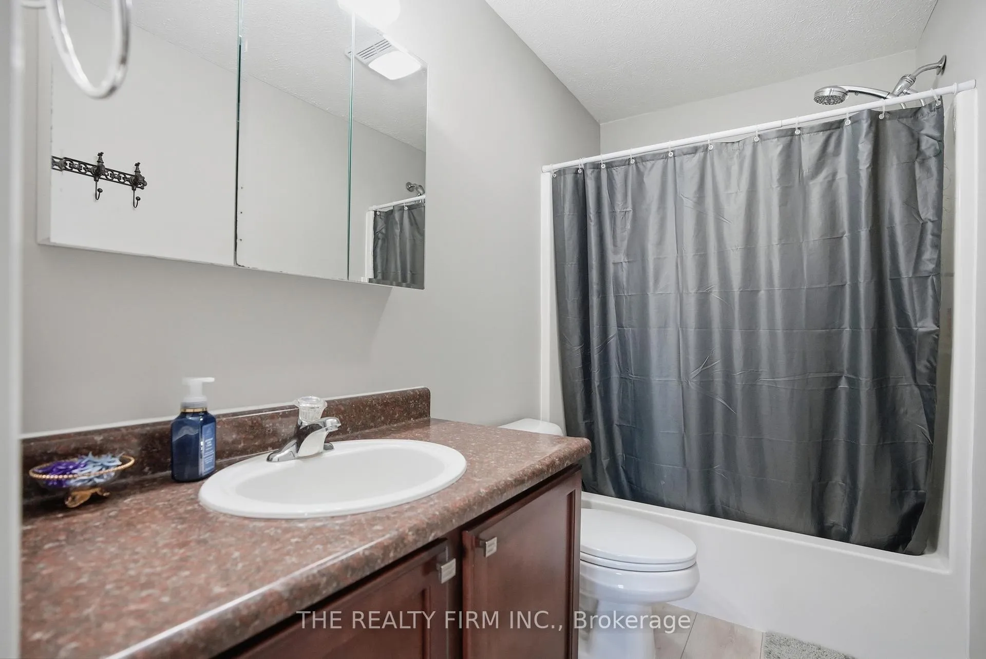 Photo 24 of 521 Ontario Street, Warwick — HOMEH