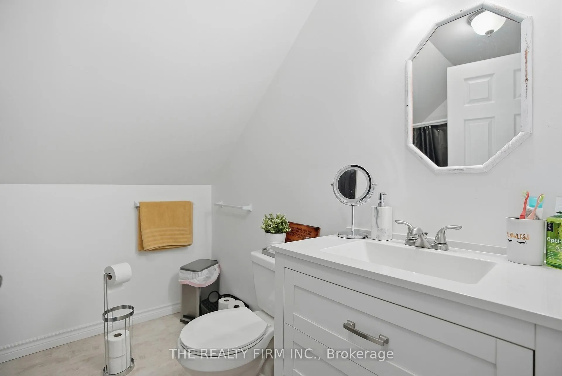 Photo 29 of 521 Ontario Street, Warwick — HOMEH