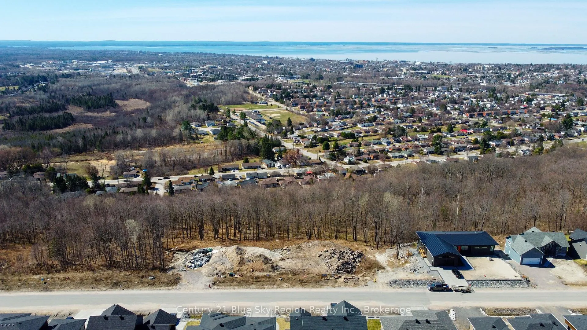 Photo 17 of 38 Kenreta Drive, North Bay, Airport — HOMEH