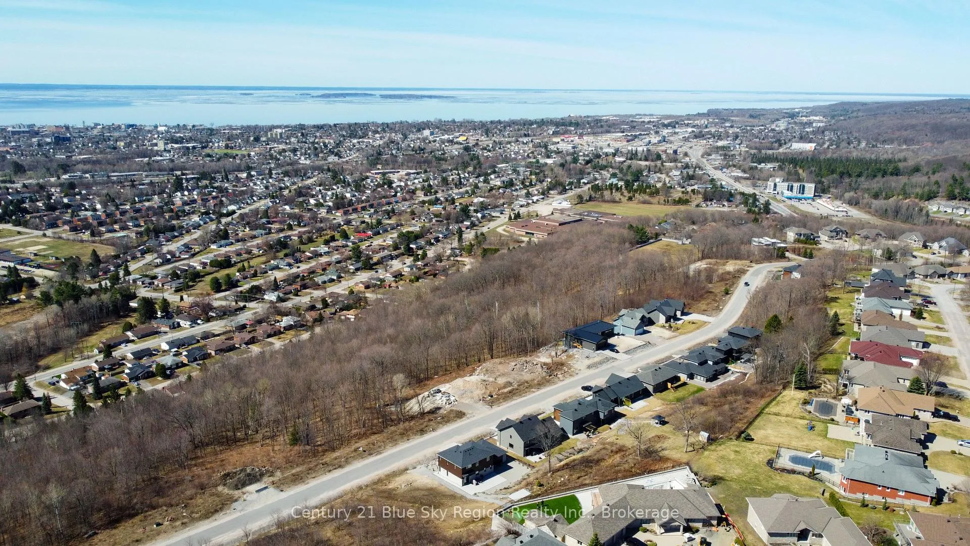 Photo 18 of 38 Kenreta Drive, North Bay, Airport — HOMEH