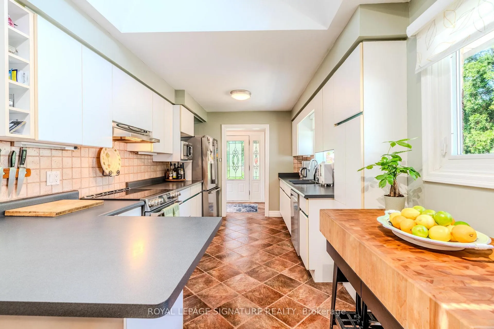 Photo 12 of 1425 Old Forest Road, Pickering, Woodlands — HOMEH