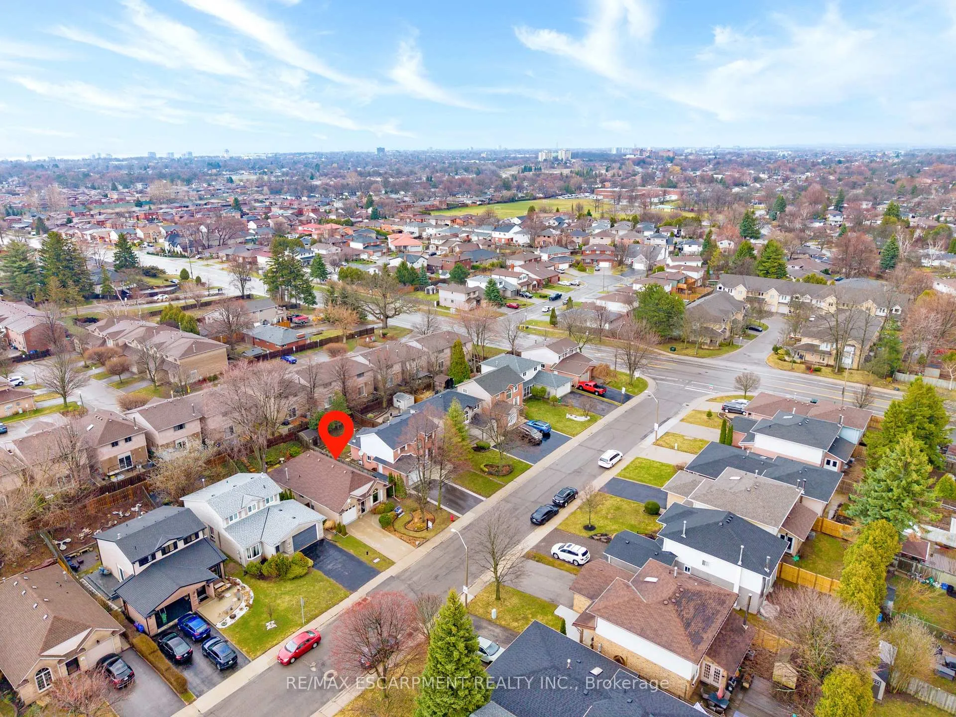 Photo 4 of 22 Novoco Drive, Hamilton, Gurnett — HOMEH