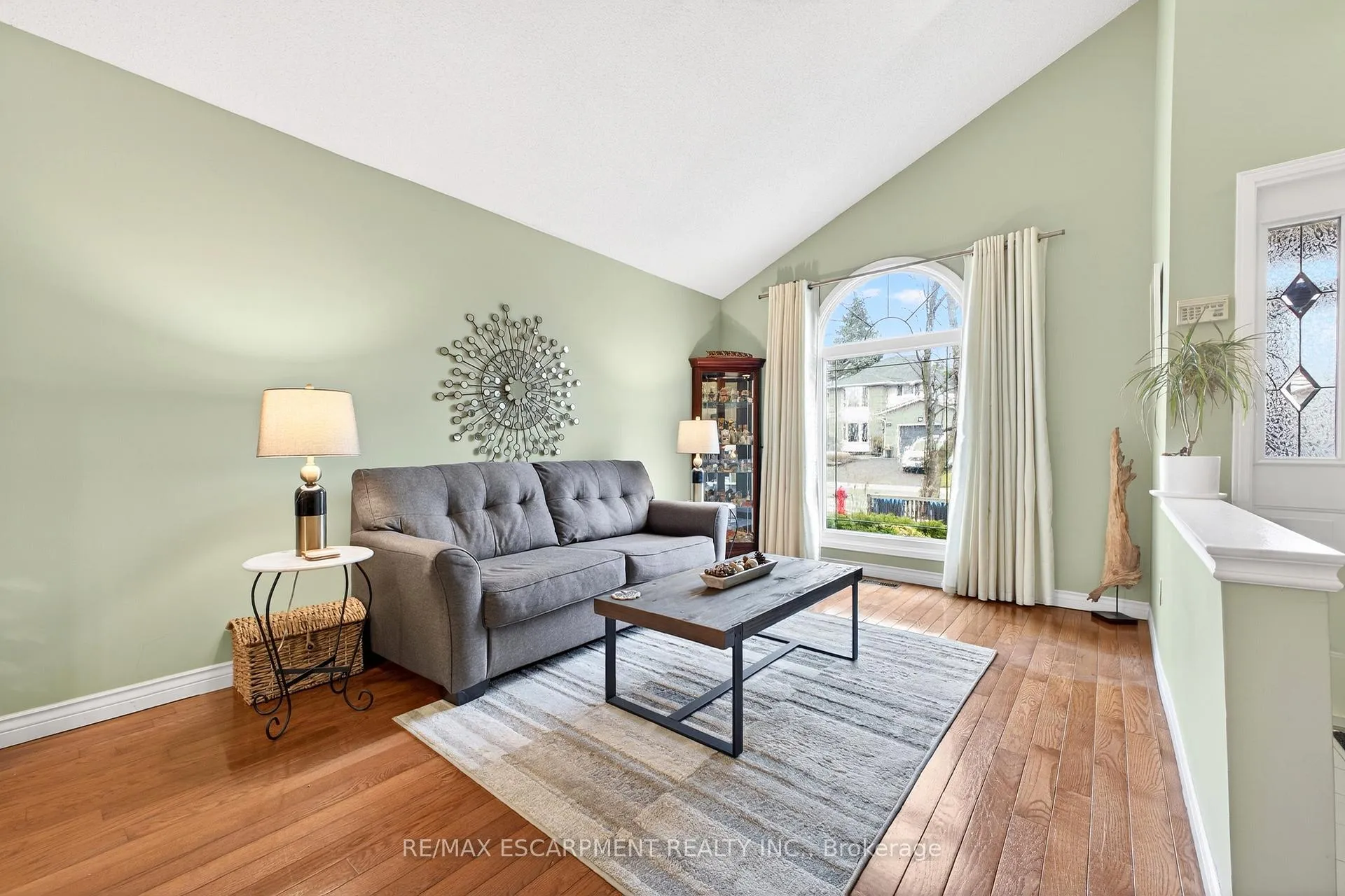 Photo 6 of 22 Novoco Drive, Hamilton, Gurnett — HOMEH
