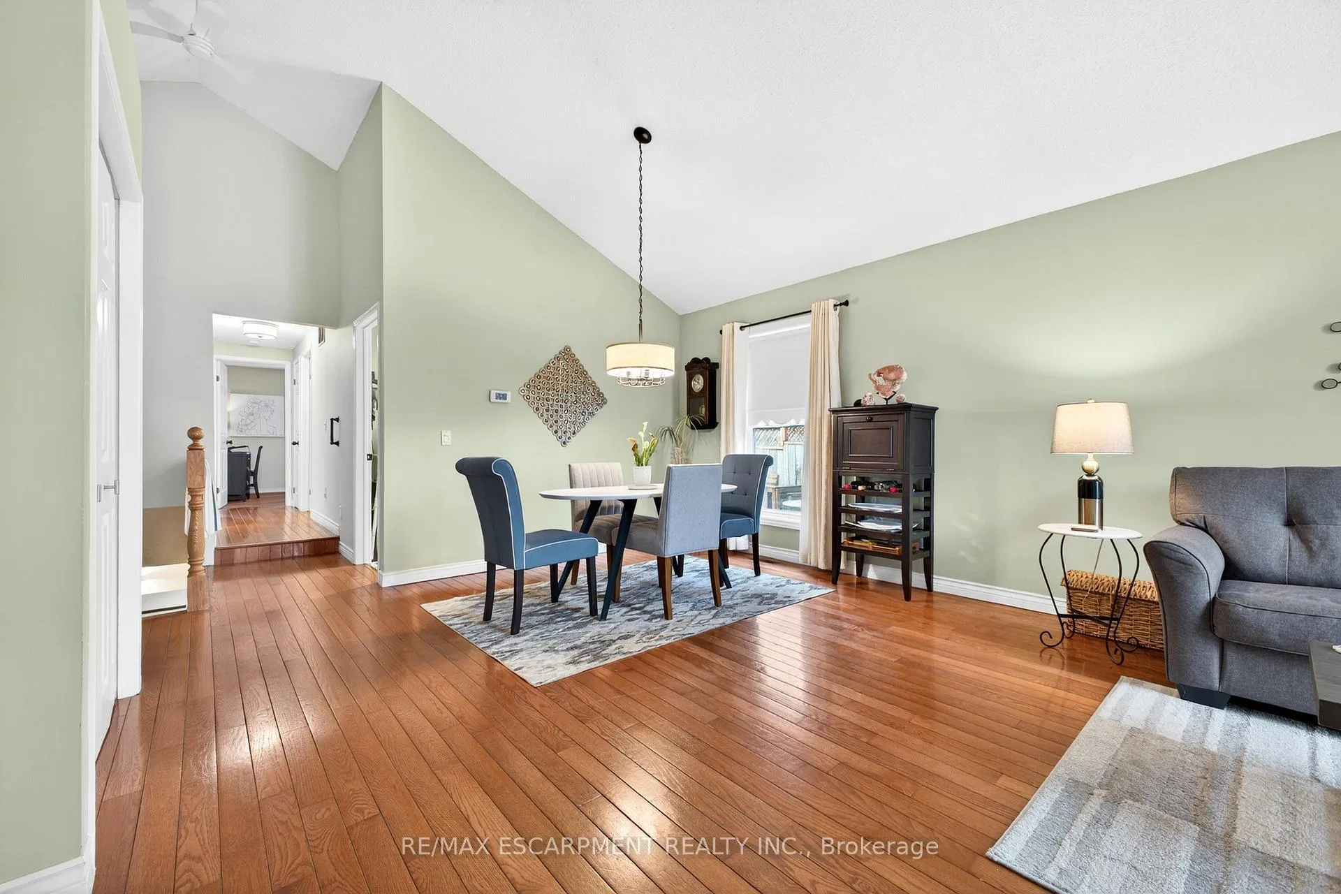 Photo 9 of 22 Novoco Drive, Hamilton, Gurnett — HOMEH