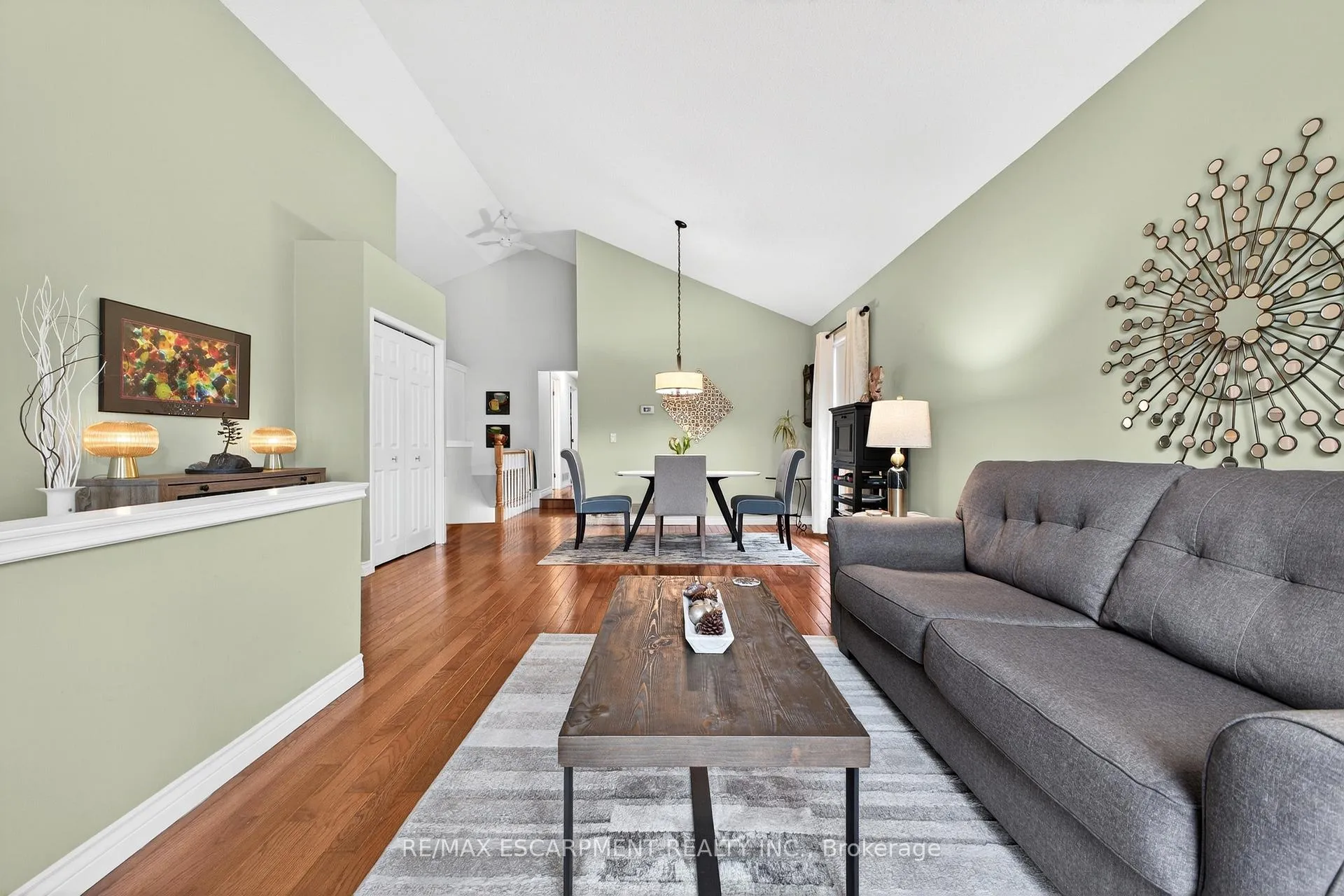 Photo 11 of 22 Novoco Drive, Hamilton, Gurnett — HOMEH