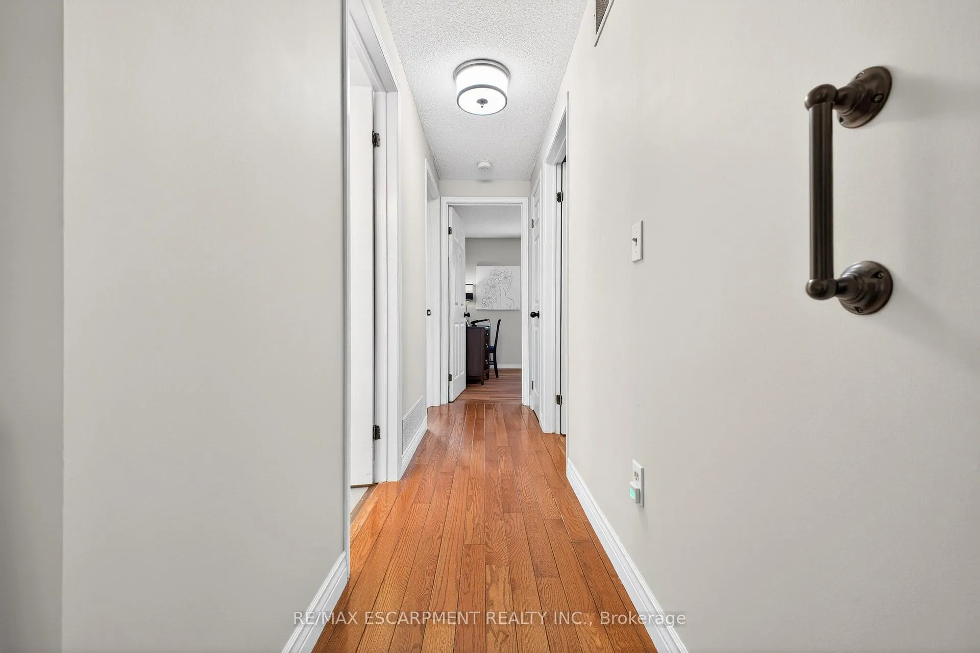 Photo 15 of 22 Novoco Drive, Hamilton, Gurnett — HOMEH